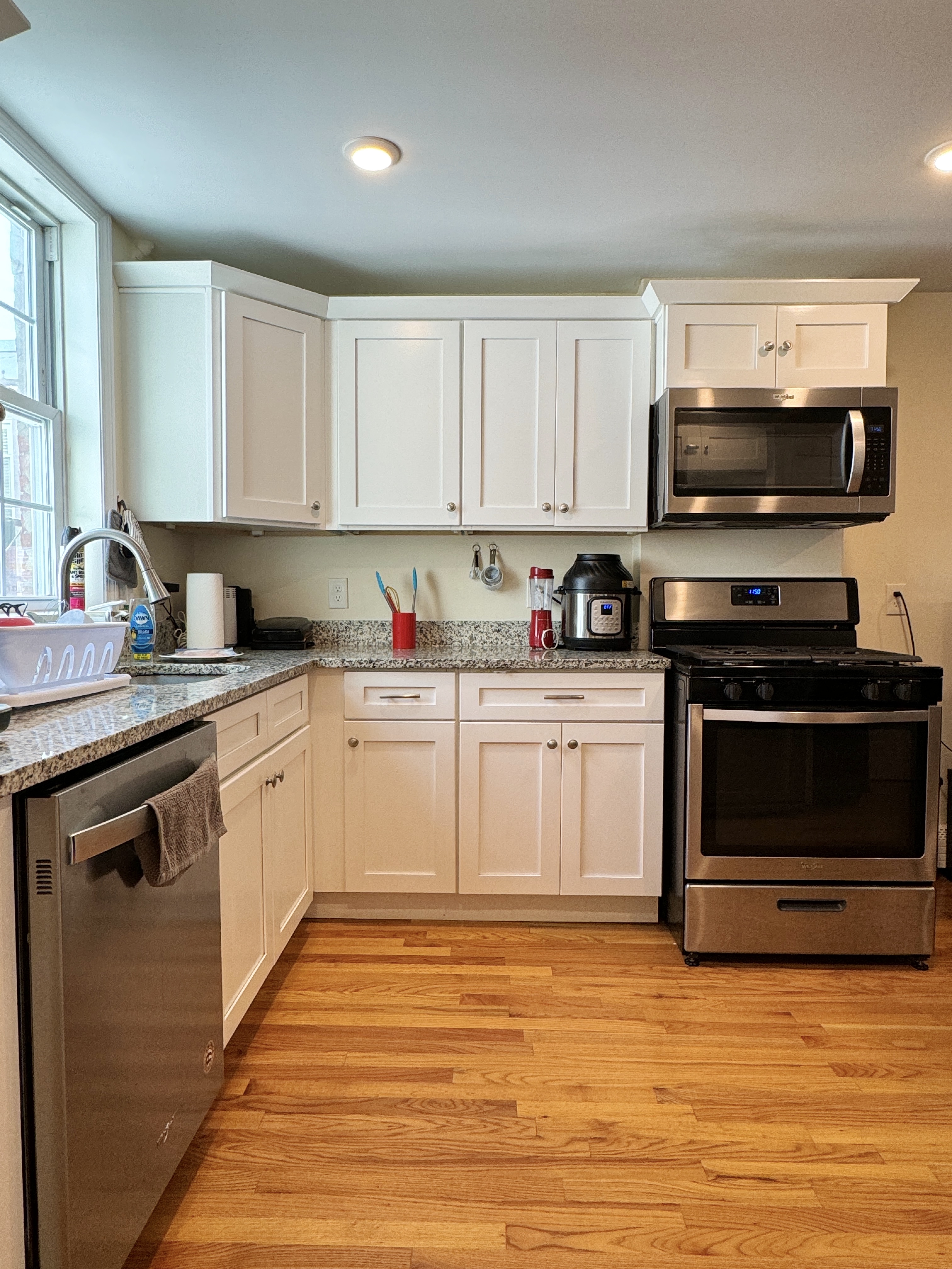 2 bed, 1 bath apartment for rent at 297 Meridian St Unit 3, Eagle Hill — photo 4 of 11