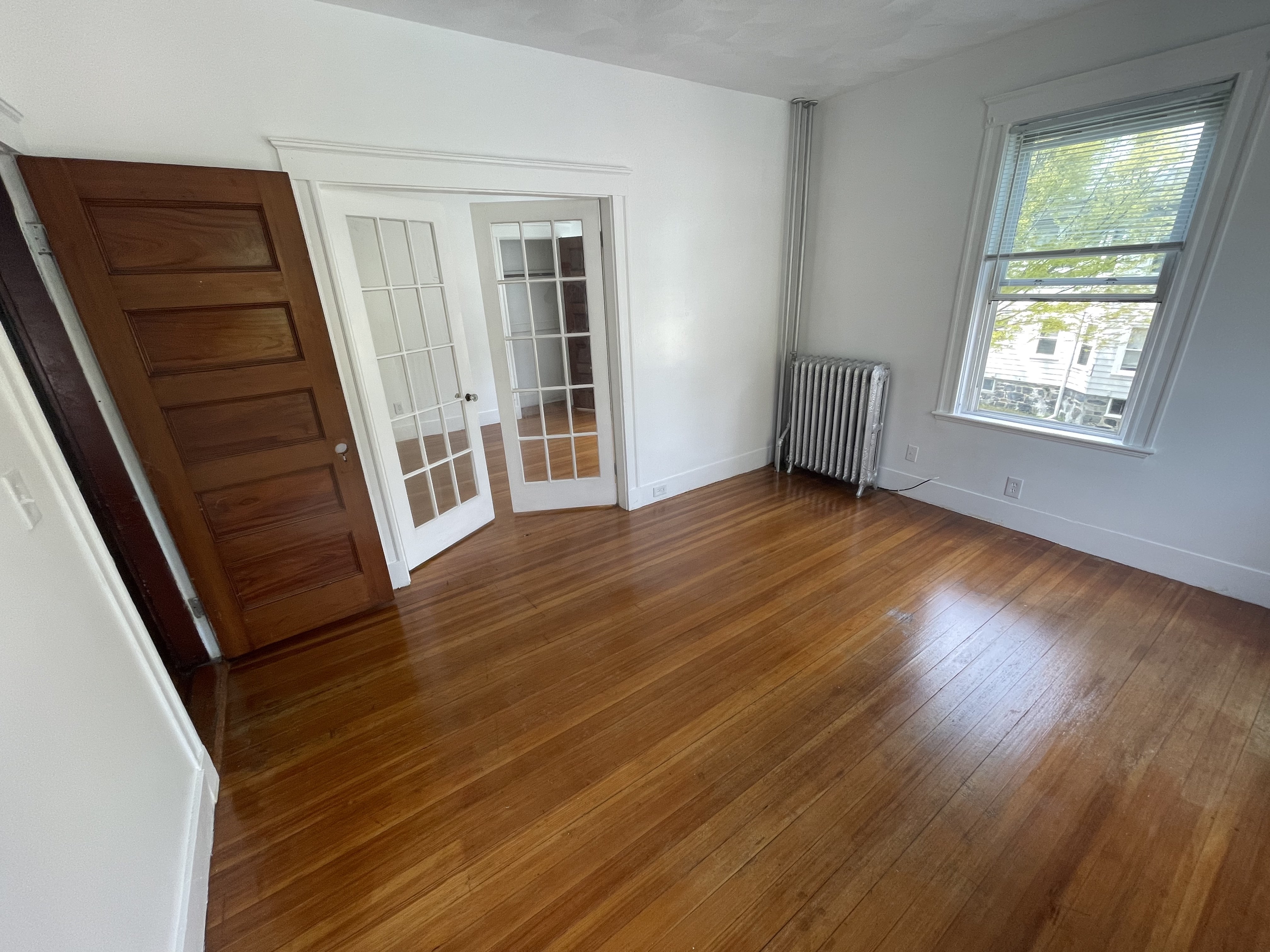 3 bed, 1 bath apartment for rent at 430 Broadway Unit 2, Winter Hill — photo 3 of 10