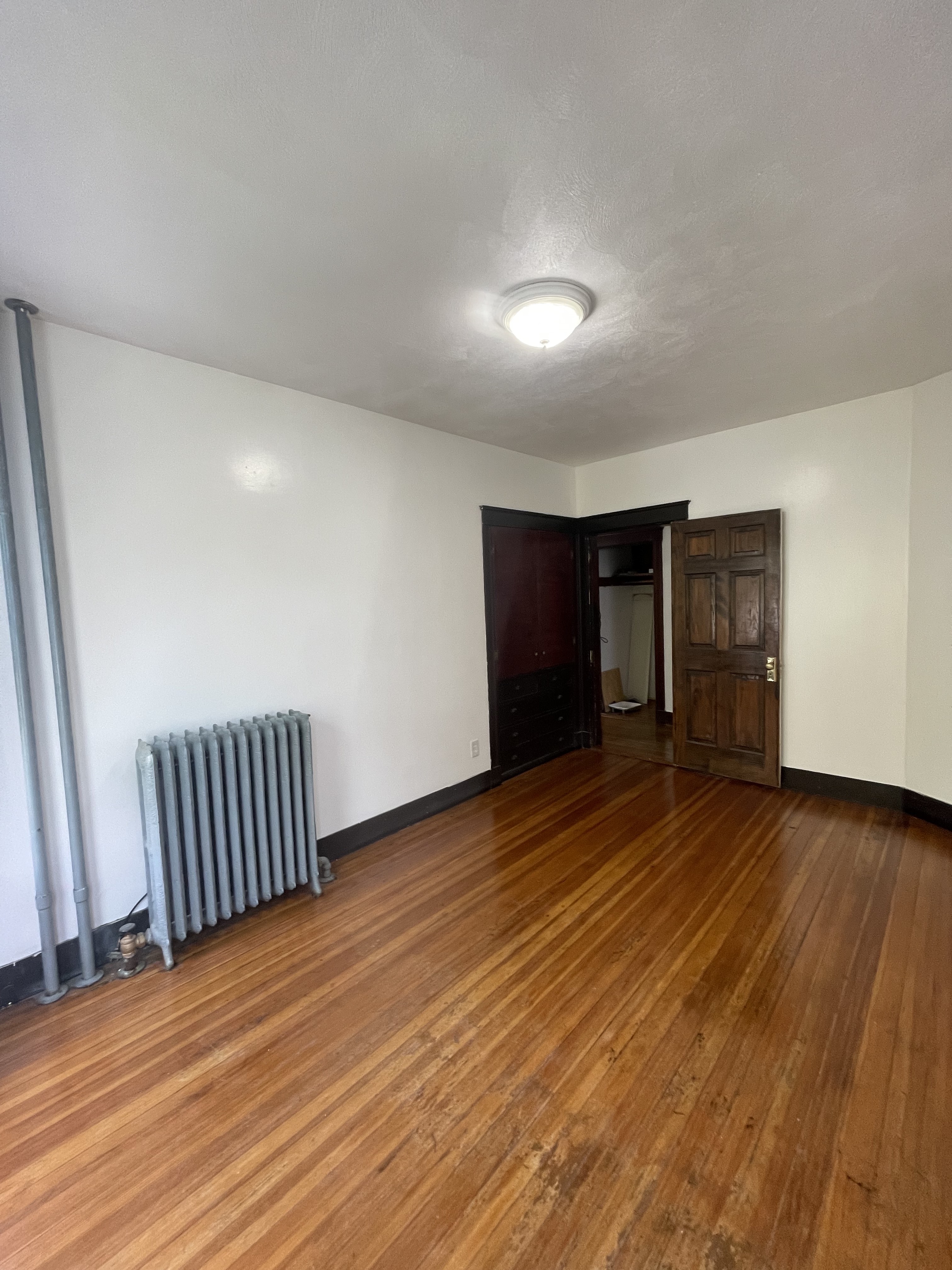 3 bed, 1 bath apartment for rent at 430 Broadway Unit 2, Winter Hill — photo 4 of 10