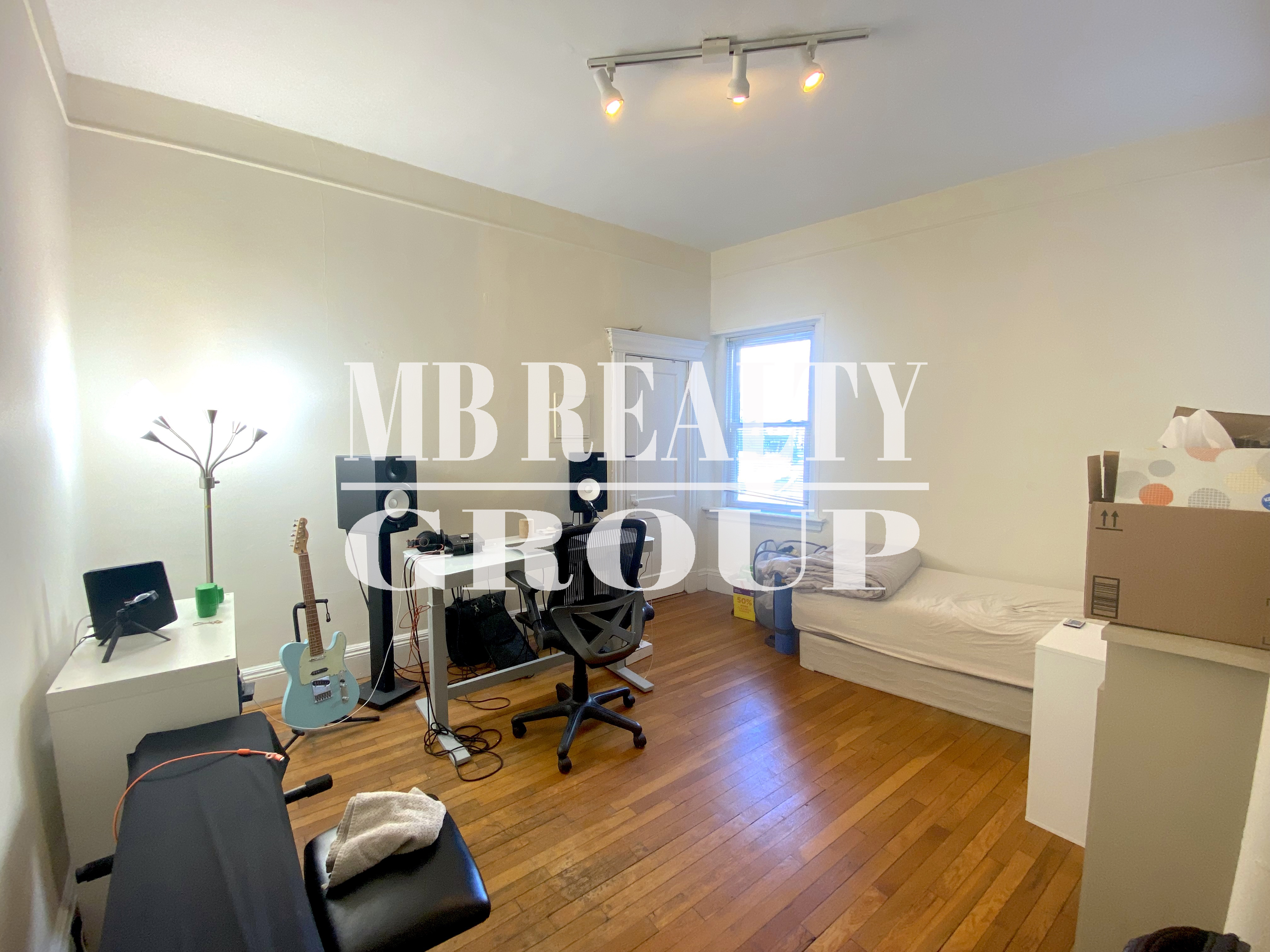 Studio bed, 1 bath apartment for rent at 65 Park Dr Unit 3, Fenway