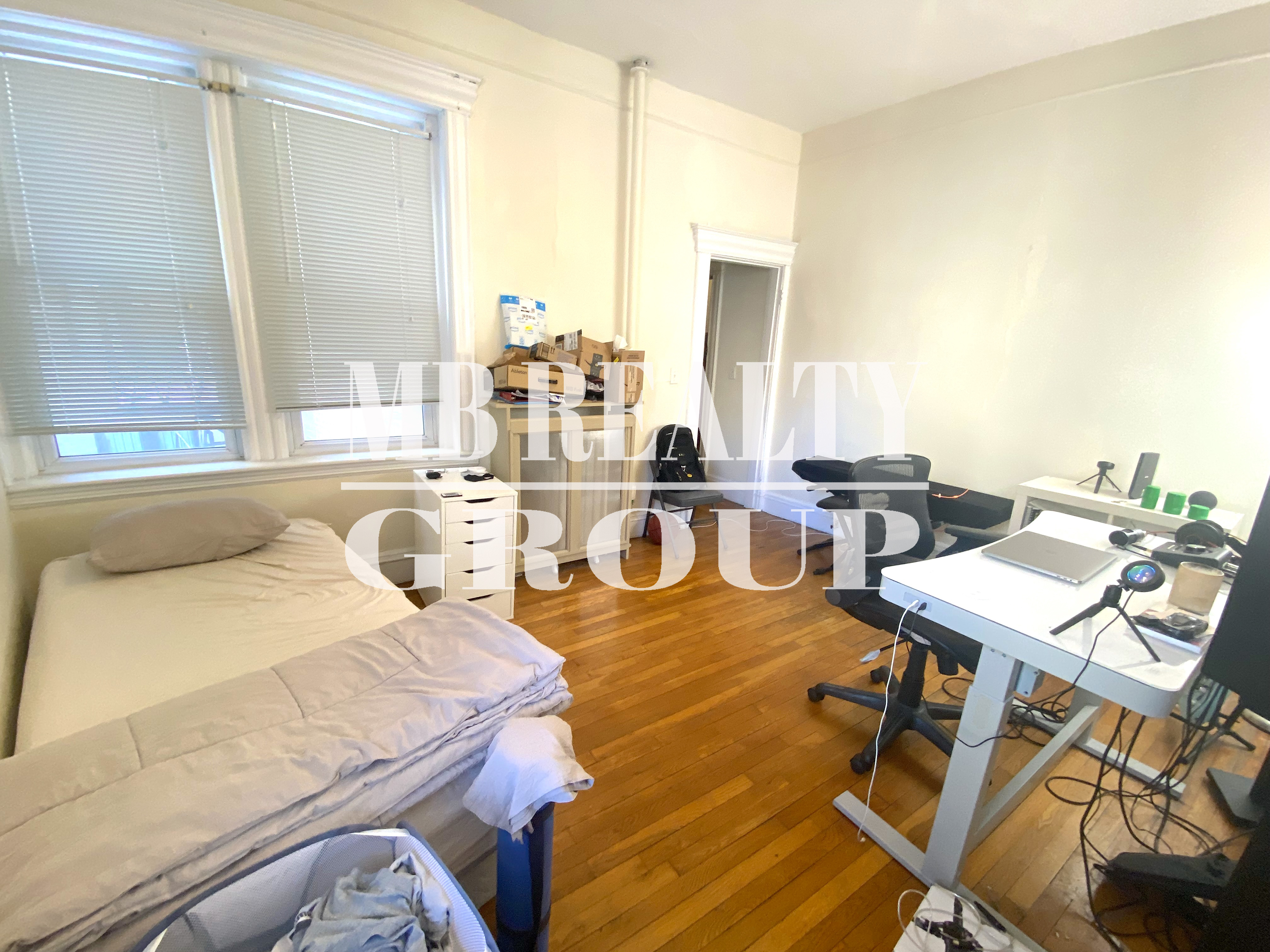 Studio bed, 1 bath apartment for rent at 65 Park Dr Unit 3, Fenway — photo 2 of 11