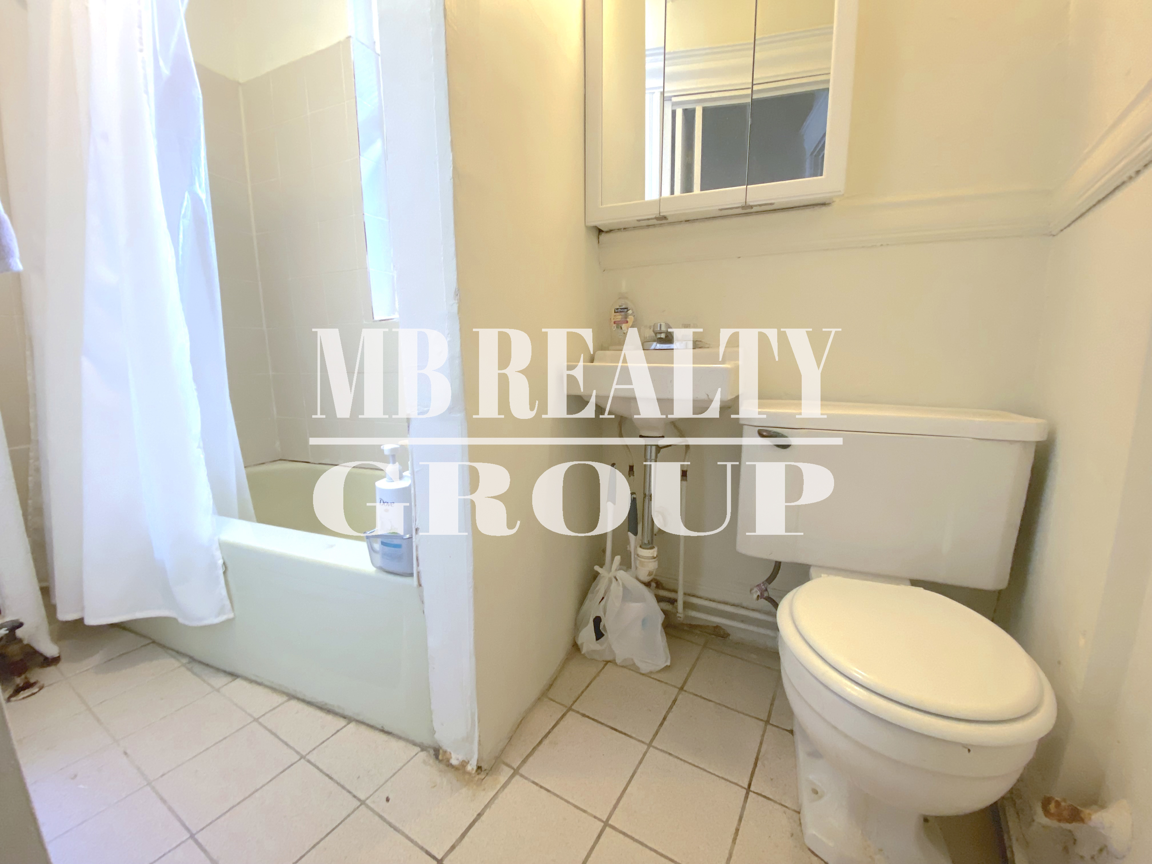Studio bed, 1 bath apartment for rent at 65 Park Dr Unit 3, Fenway — photo 8 of 11