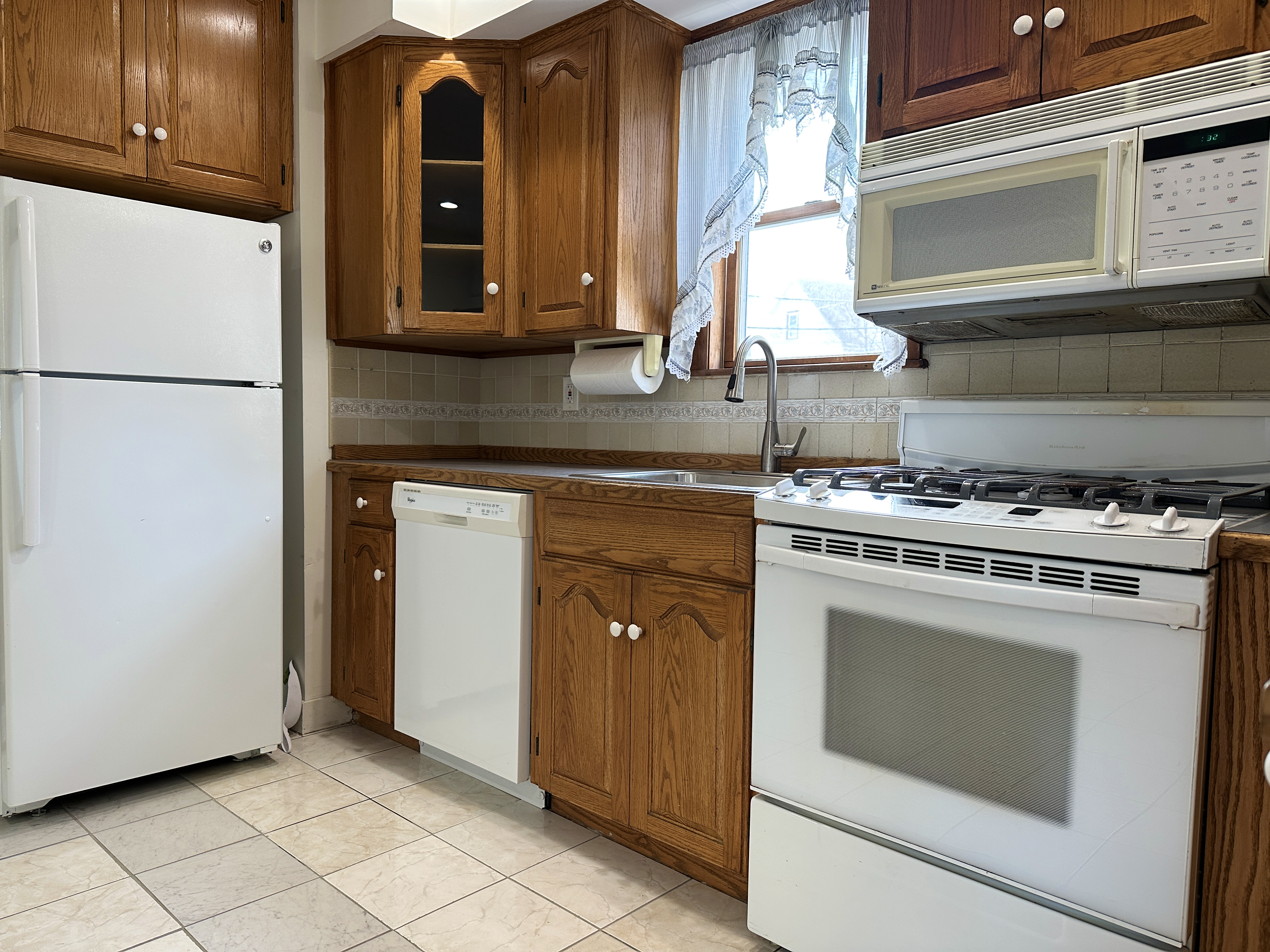 2 bed, 2 bath apartment for rent at 9 Shawmut St Unit 1, Malden — photo 2 of 11
