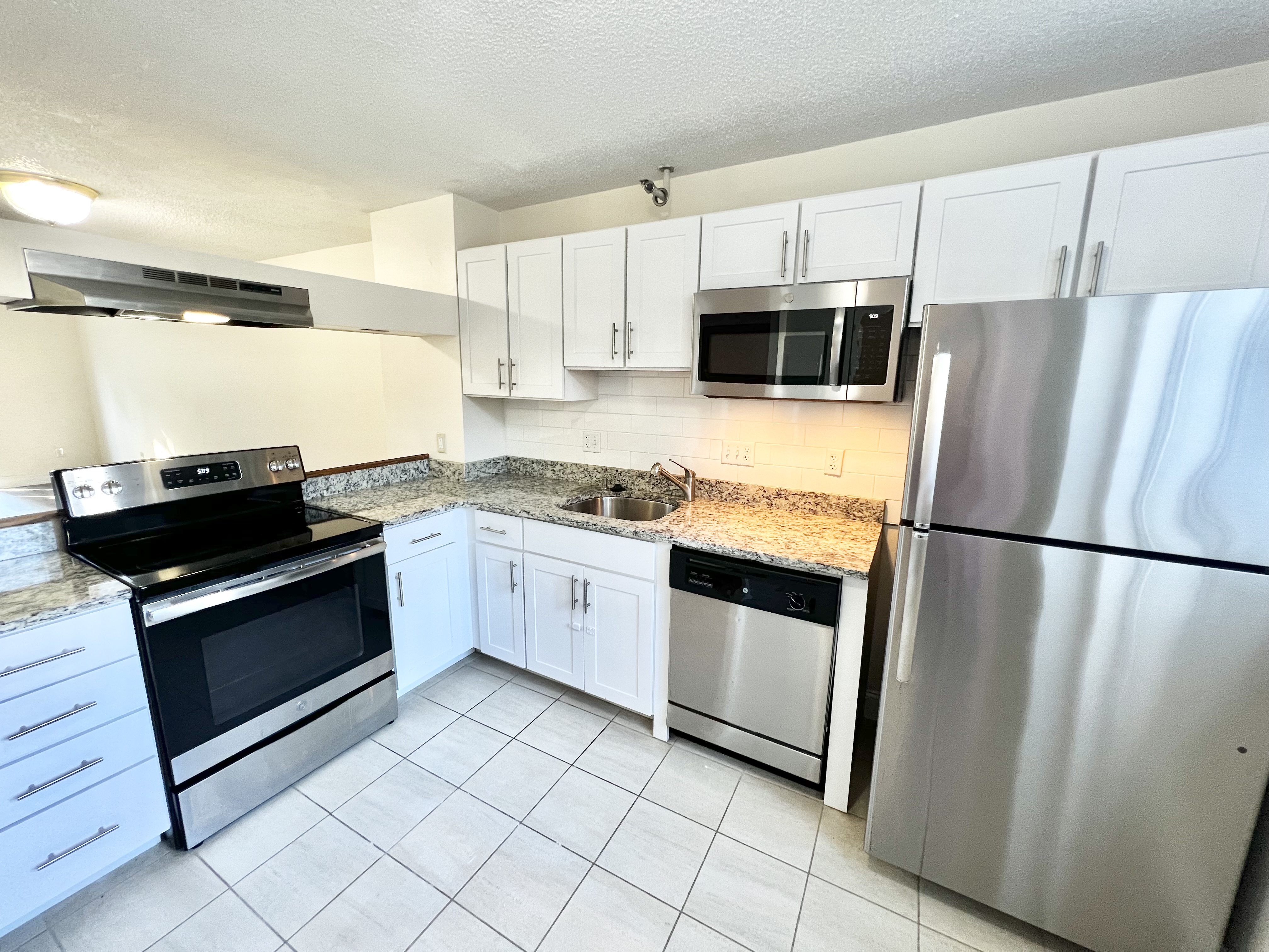 2 bed, 1.5 bath apartment for rent at 140 North Beacon St Unit 4, Brighton