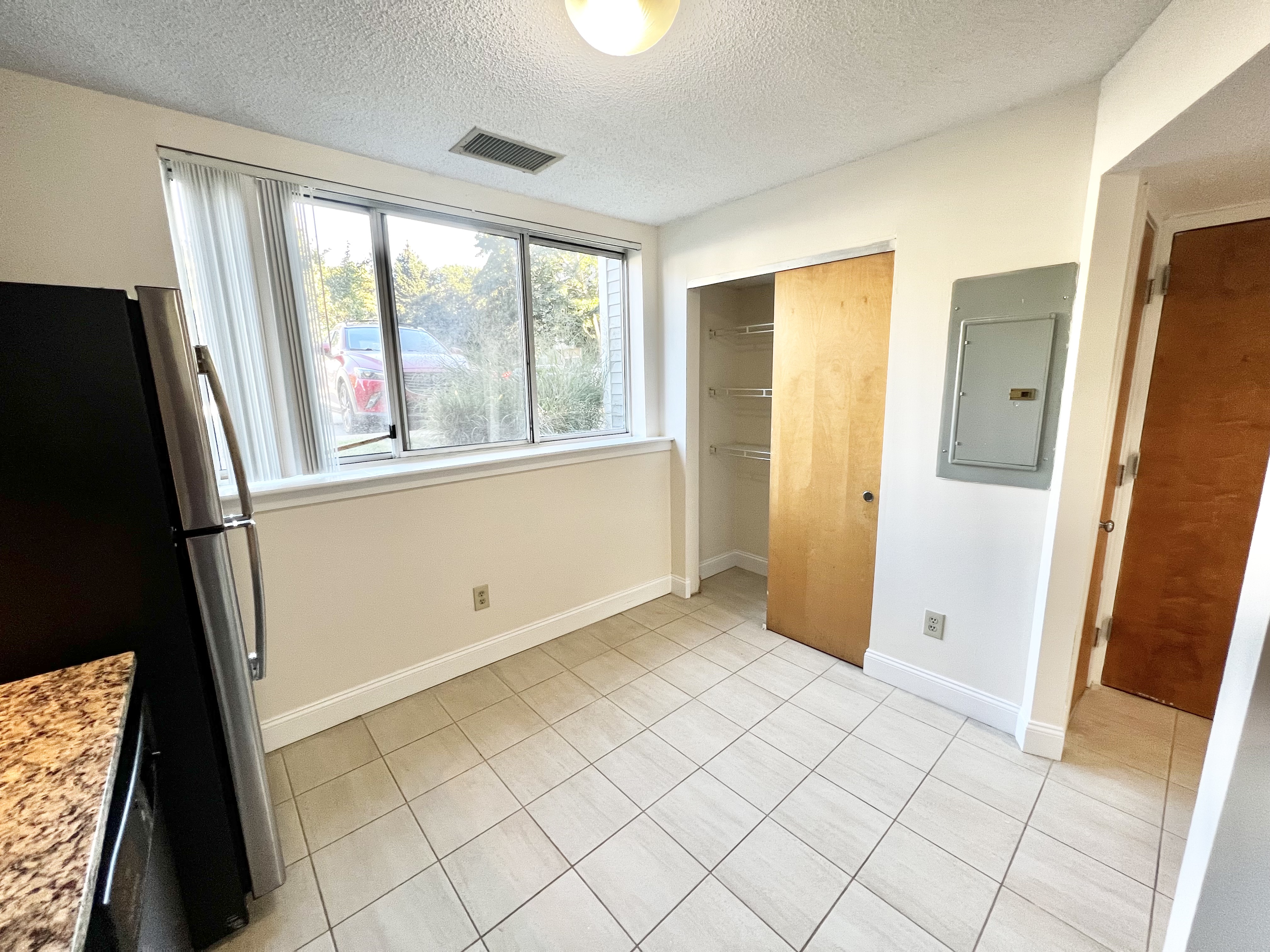 2 bed, 1.5 bath apartment for rent at 140 North Beacon St Unit 4, Brighton — photo 2 of 16