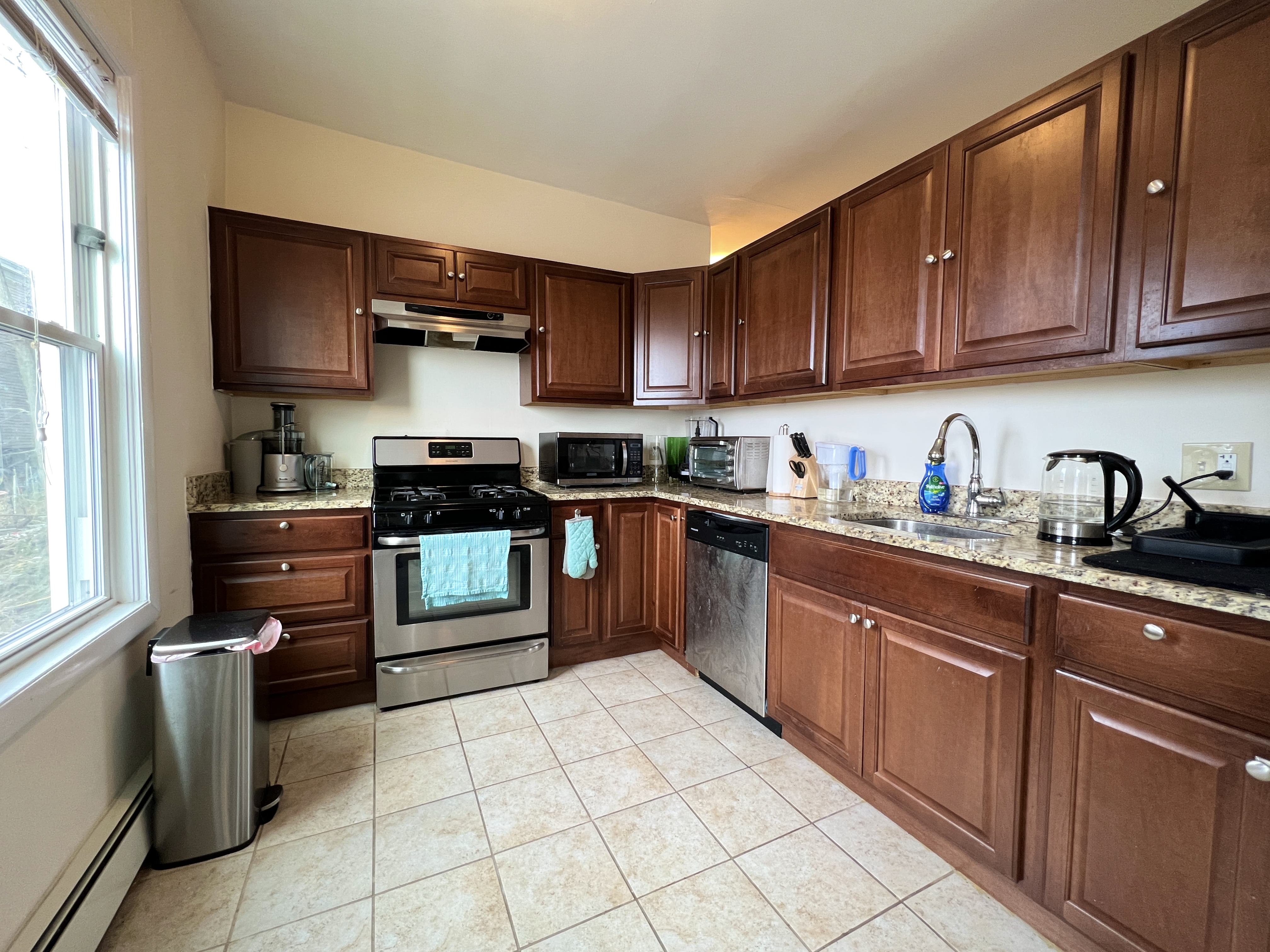 3 bed, 1 bath apartment for rent at 54 Cottage St Unit 3, Chelsea — photo 1 of 12