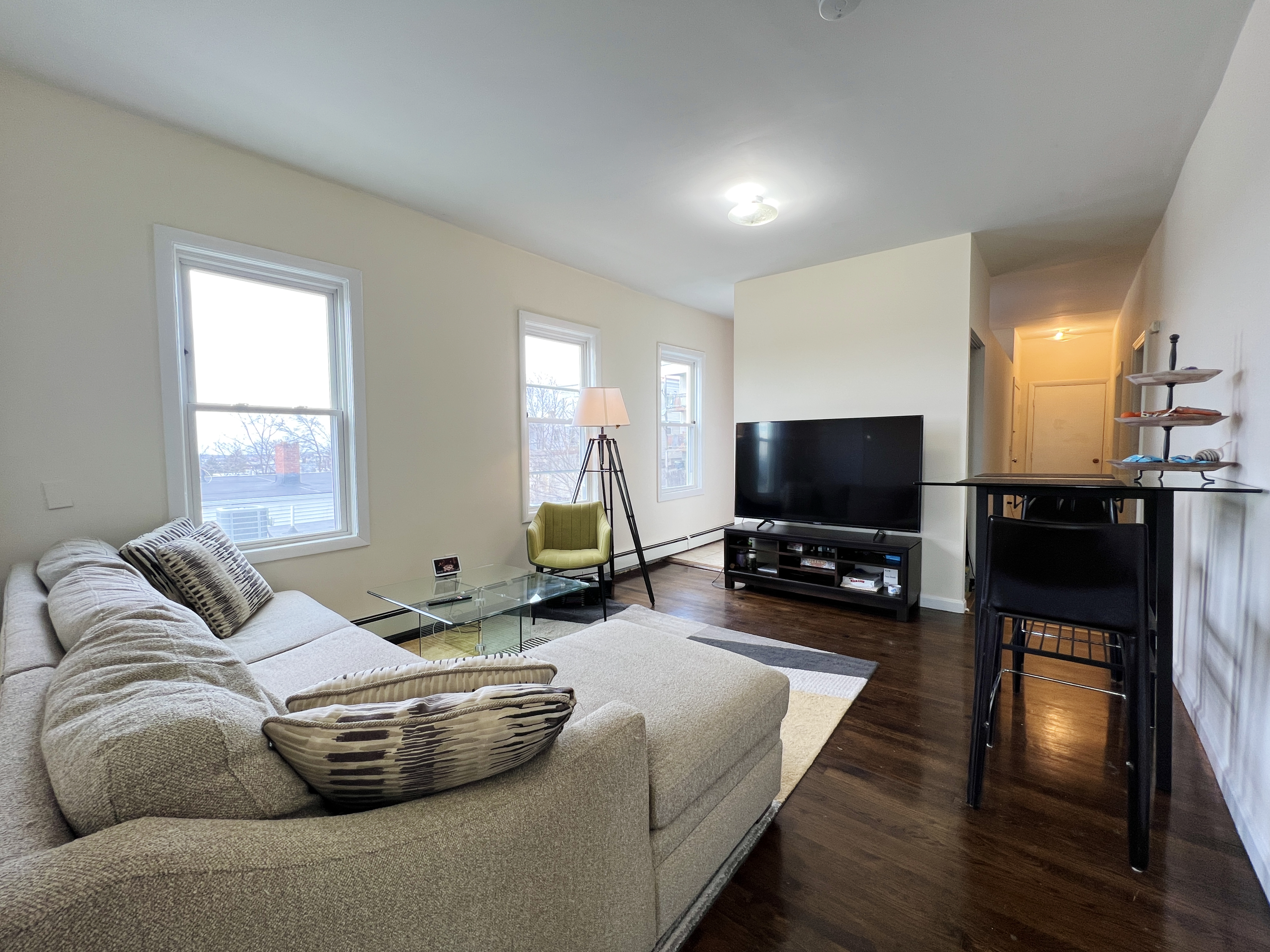 3 bed, 1 bath apartment for rent at 54 Cottage St Unit 3, Chelsea — photo 3 of 12