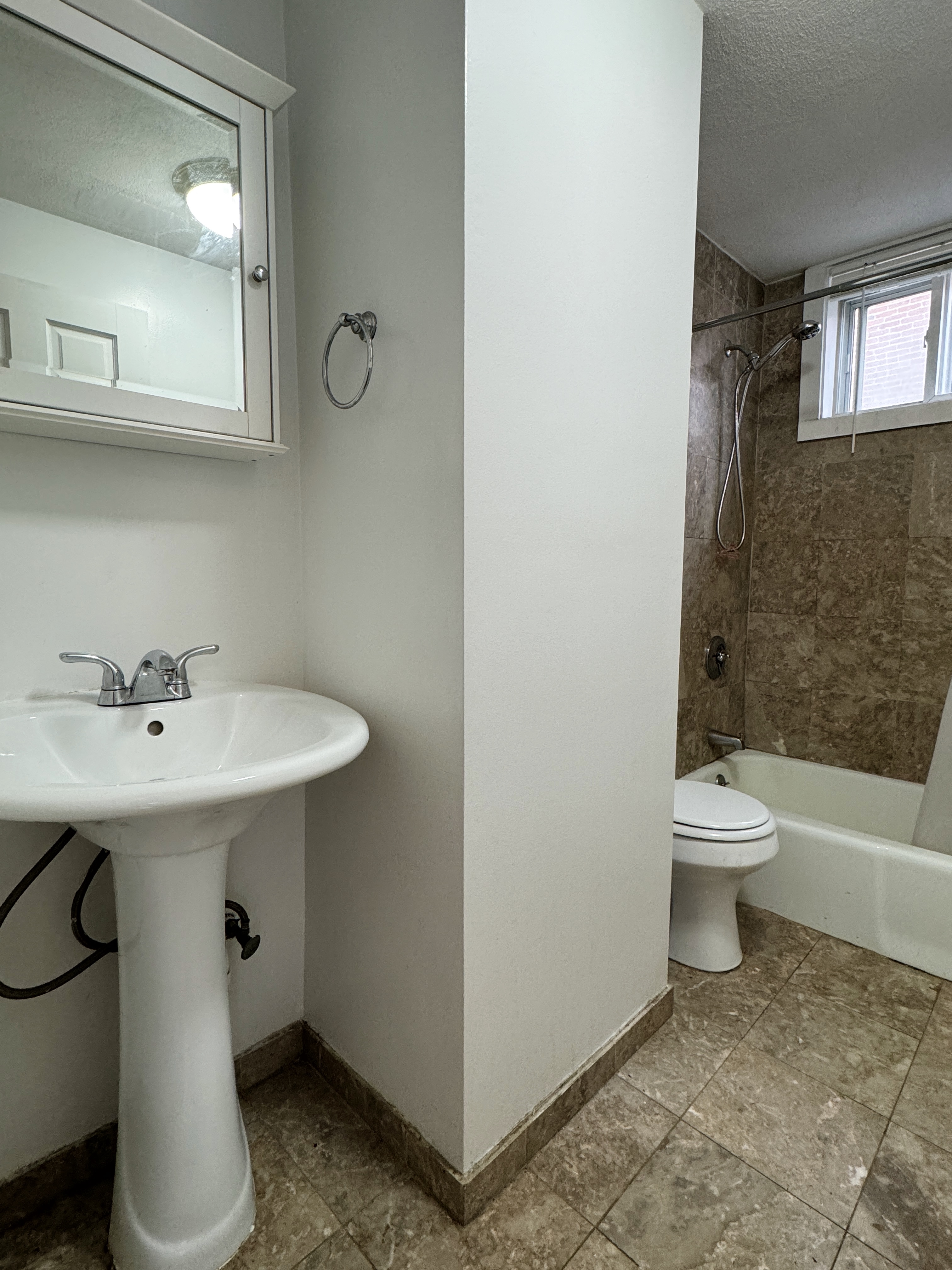3 bed, 2 bath apartment for rent at 22 Pembroke St Unit 2, Chelsea — photo 2 of 10