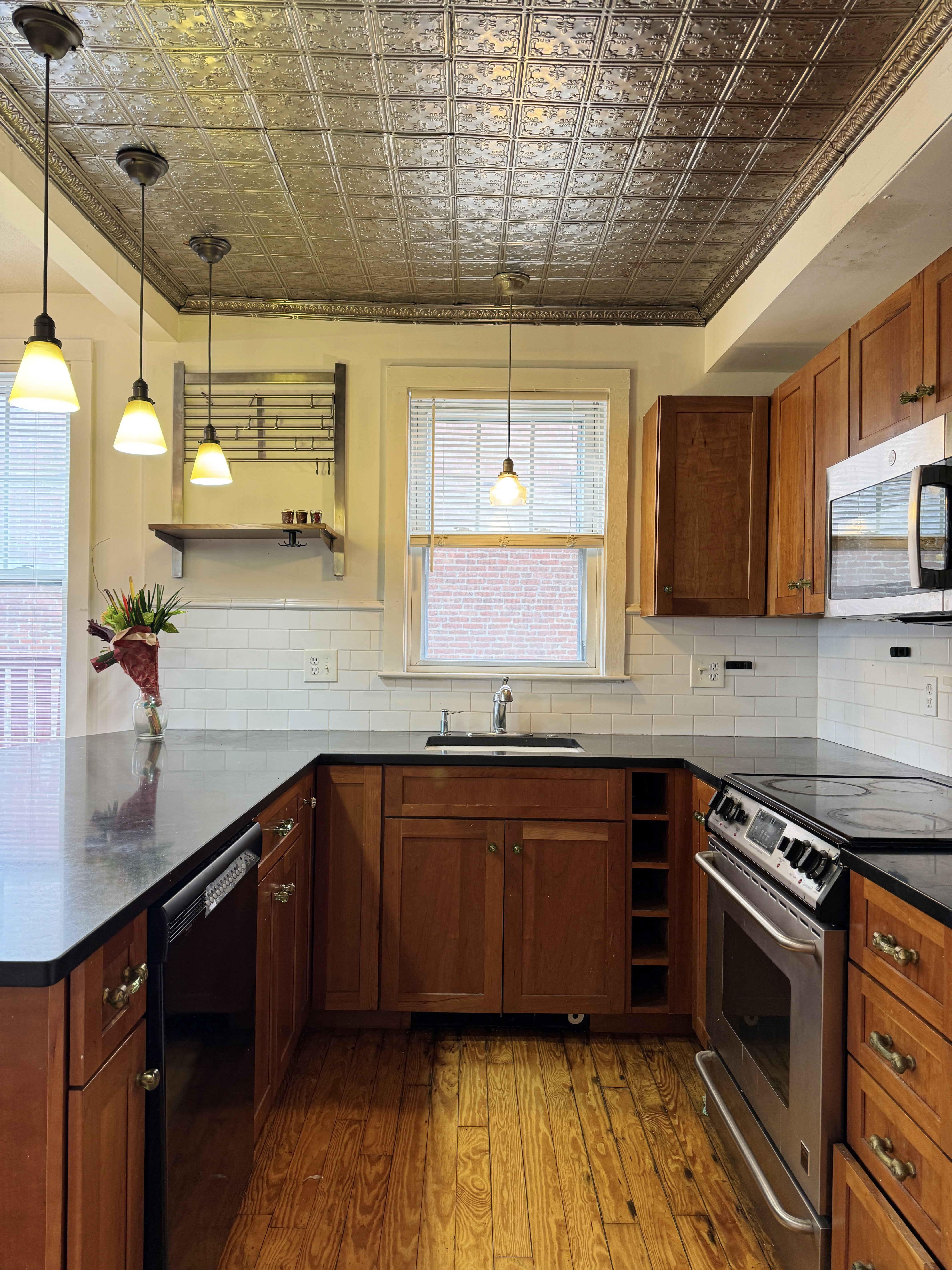 3 bed, 2 bath apartment for rent at 22 Pembroke St Unit 2, Chelsea