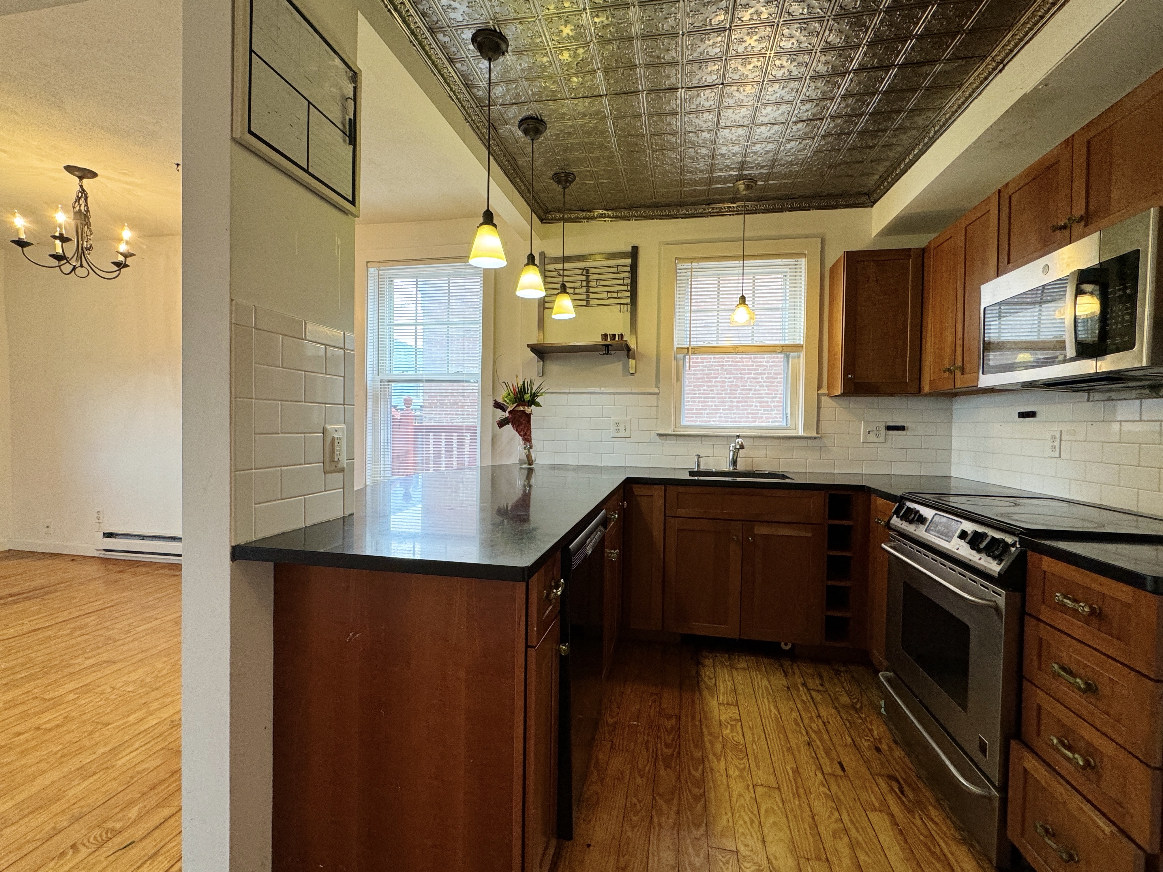 3 bed, 2 bath apartment for rent at 22 Pembroke St Unit 2, Chelsea — photo 4 of 10
