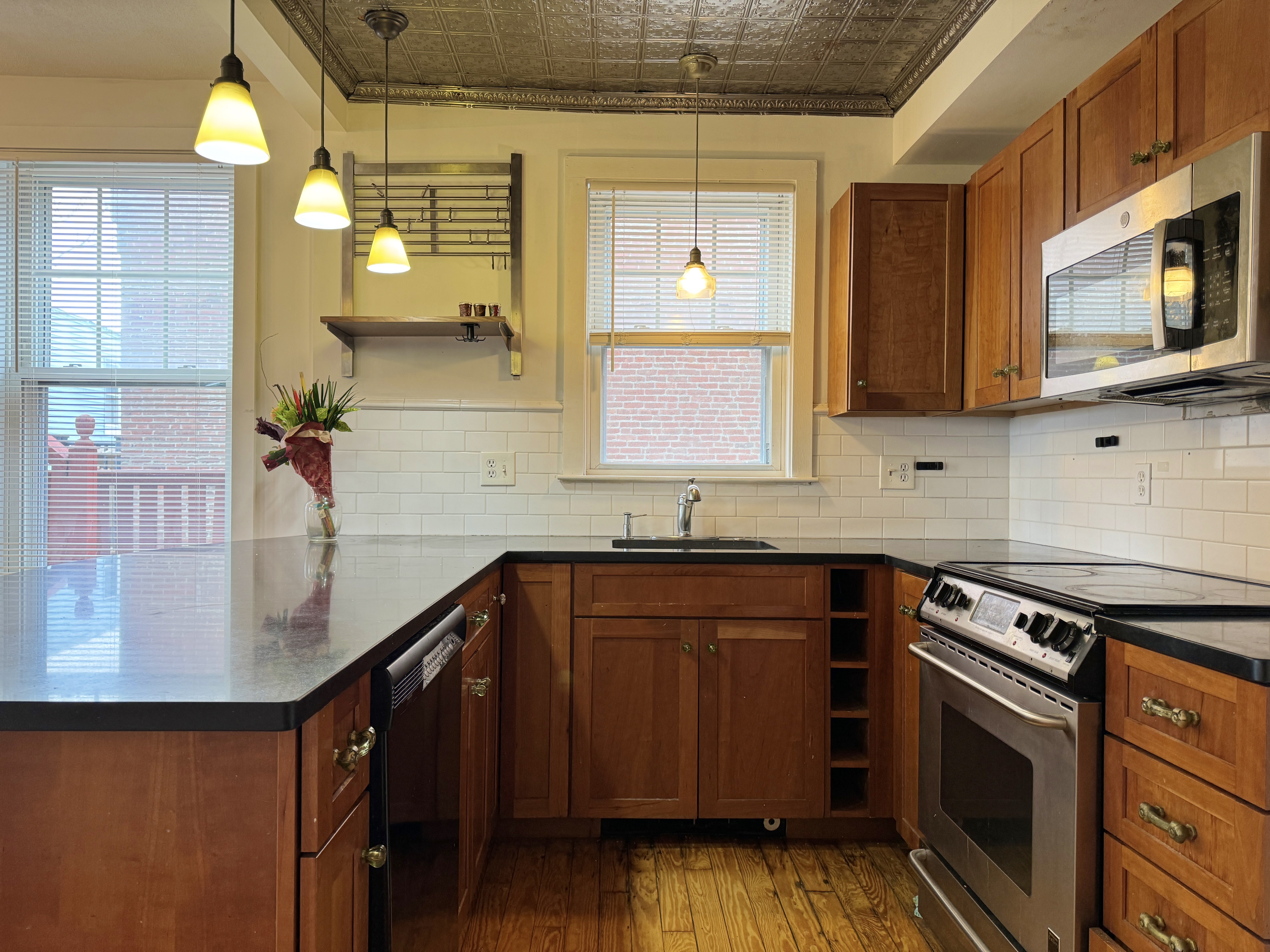 3 bed, 2 bath apartment for rent at 22 Pembroke St Unit 2, Chelsea — photo 5 of 10