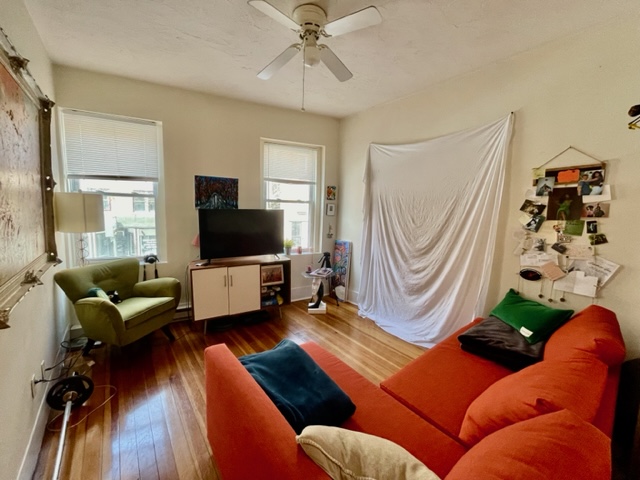 1 bed, 1 bath apartment for rent at 4 Battery St Unit 3, North End — photo 2 of 9
