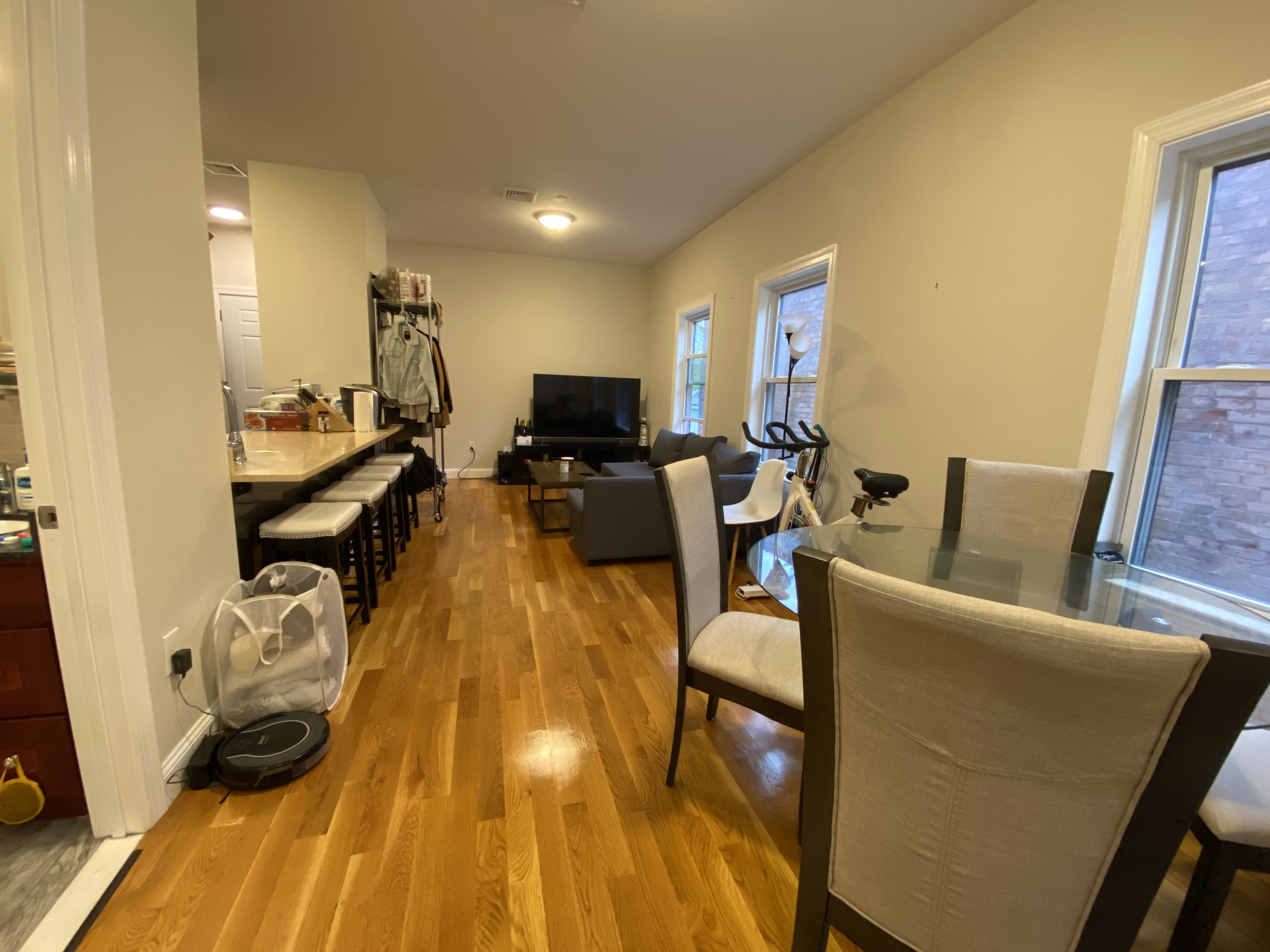 2 bed, 1 bath apartment for rent at 77 Newbury Ave Unit 6, Quincy — photo 2 of 12