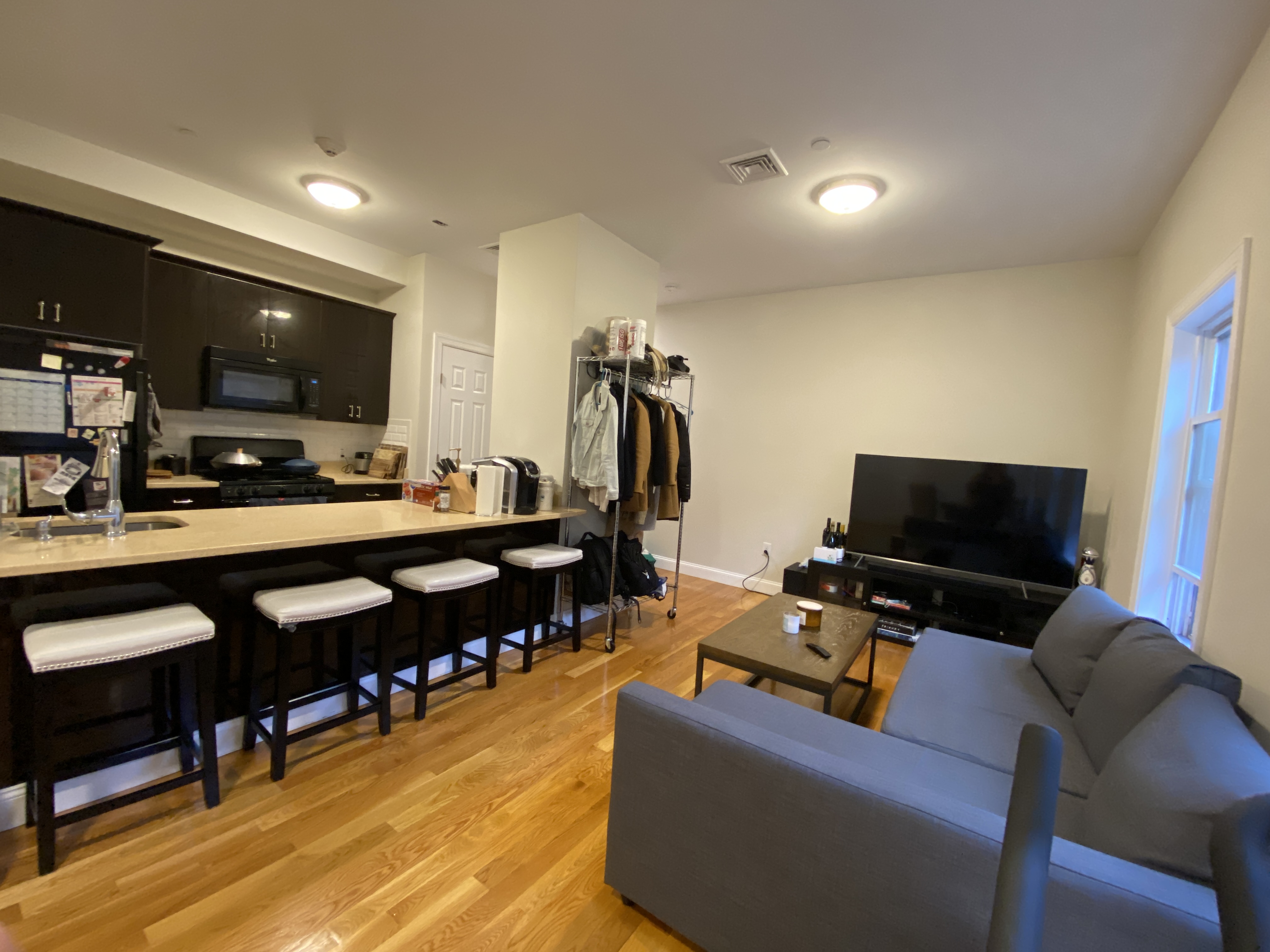 2 bed, 1 bath apartment for rent at 77 Newbury Ave Unit 6, Quincy — photo 1 of 12