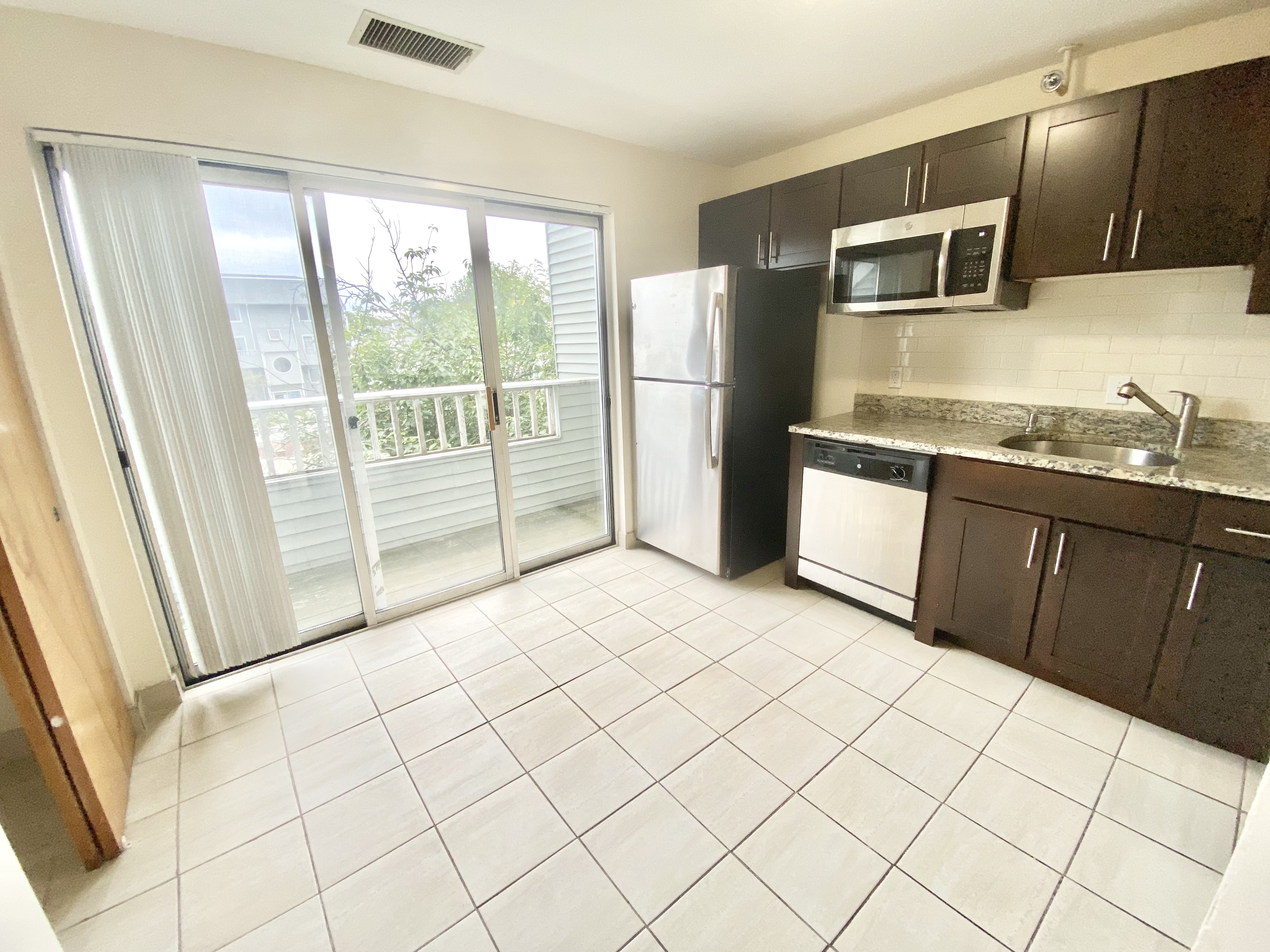 2 bed, 1.5 bath apartment for rent at 140 North Beacon St Unit B2, Brighton — photo 3 of 15