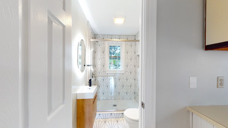 57 Hawthorne St, Davis Square