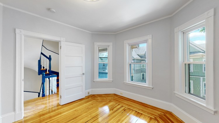 57 Hawthorne St, Davis Square