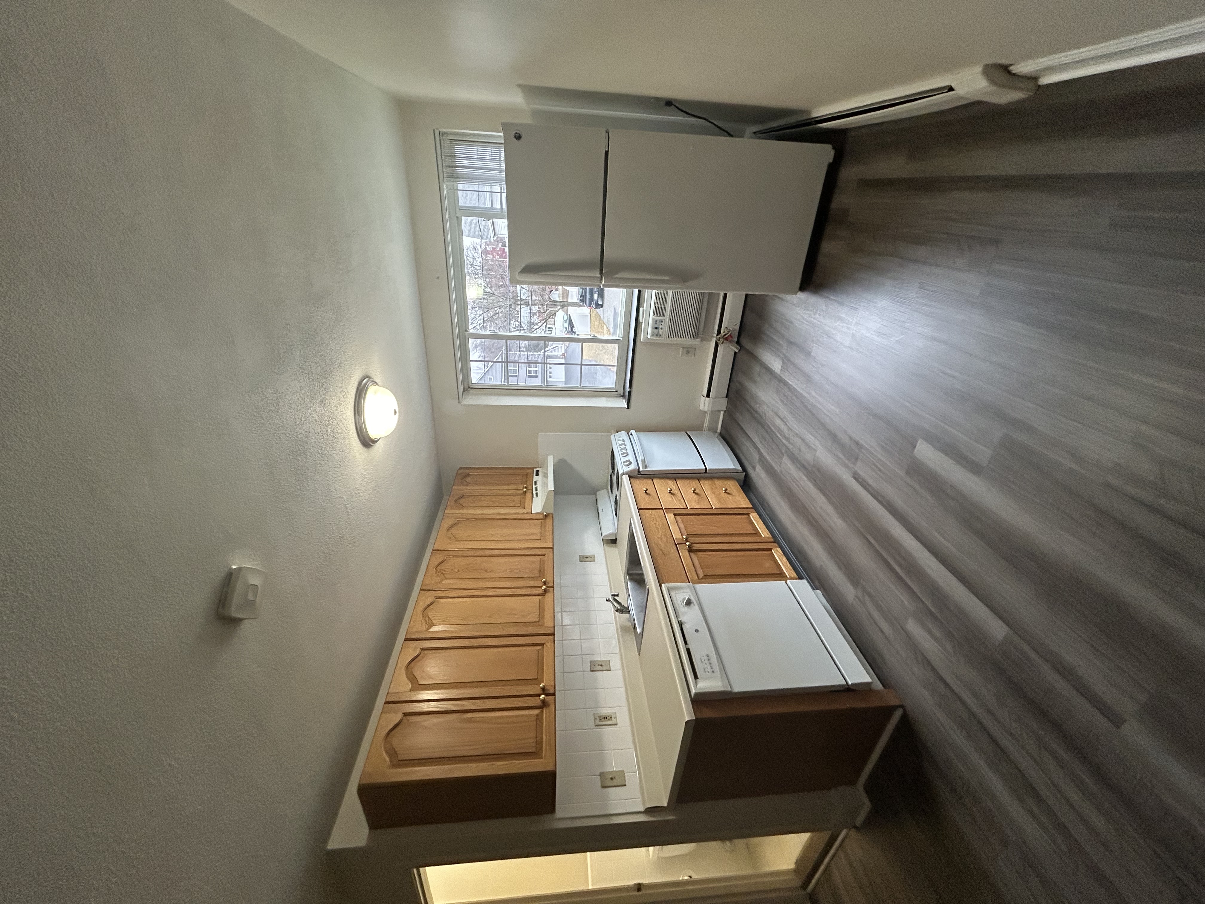 4 Brattle Dr, Arlington