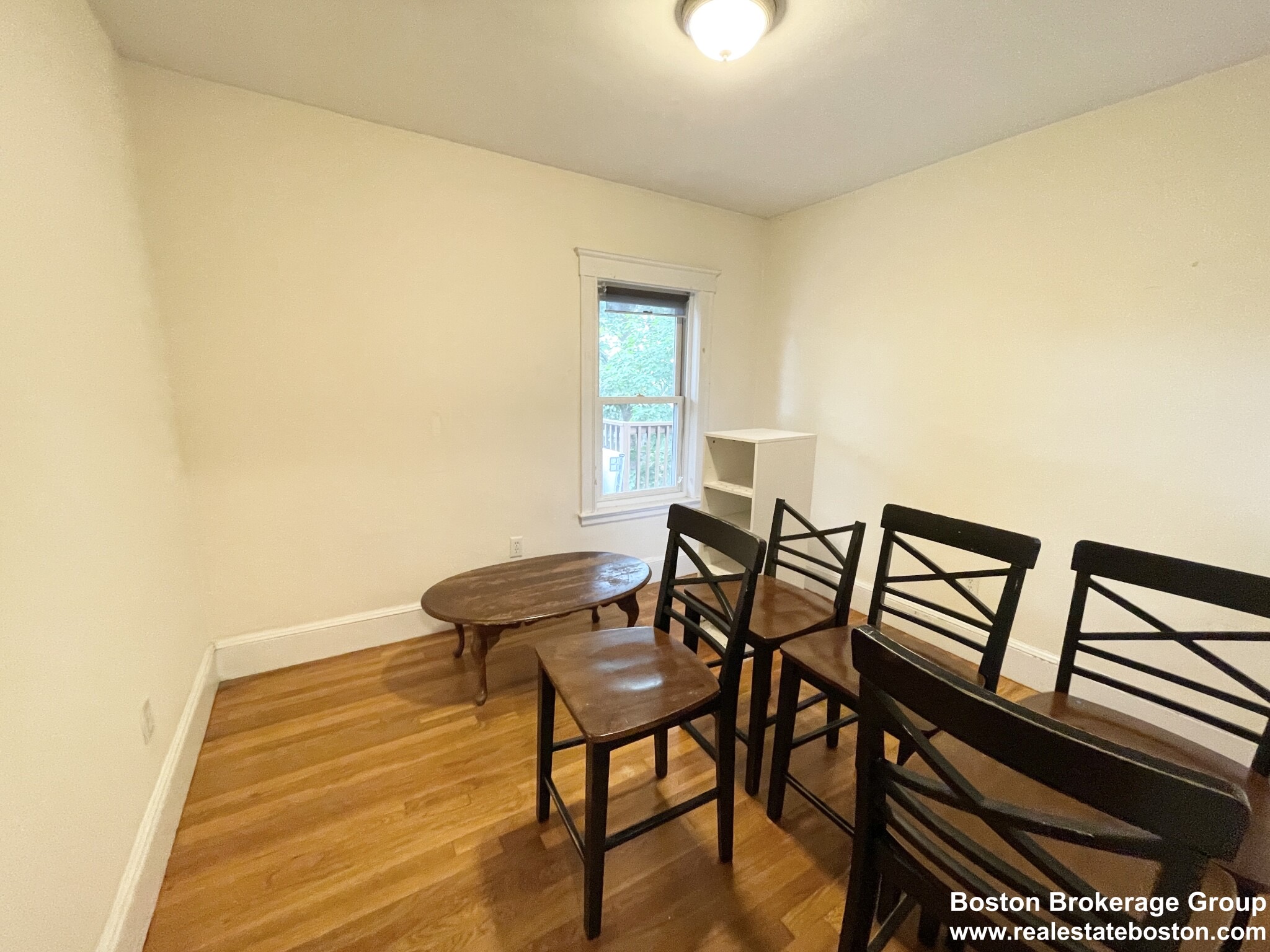 15 Sunset St, Mission Hill