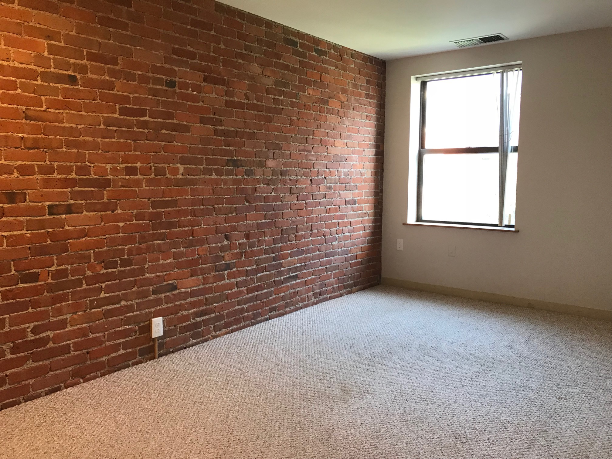 2 bed, 1 bath apartment for rent at 78 Gainsborough St Unit 301, Fenway — photo 2 of 4