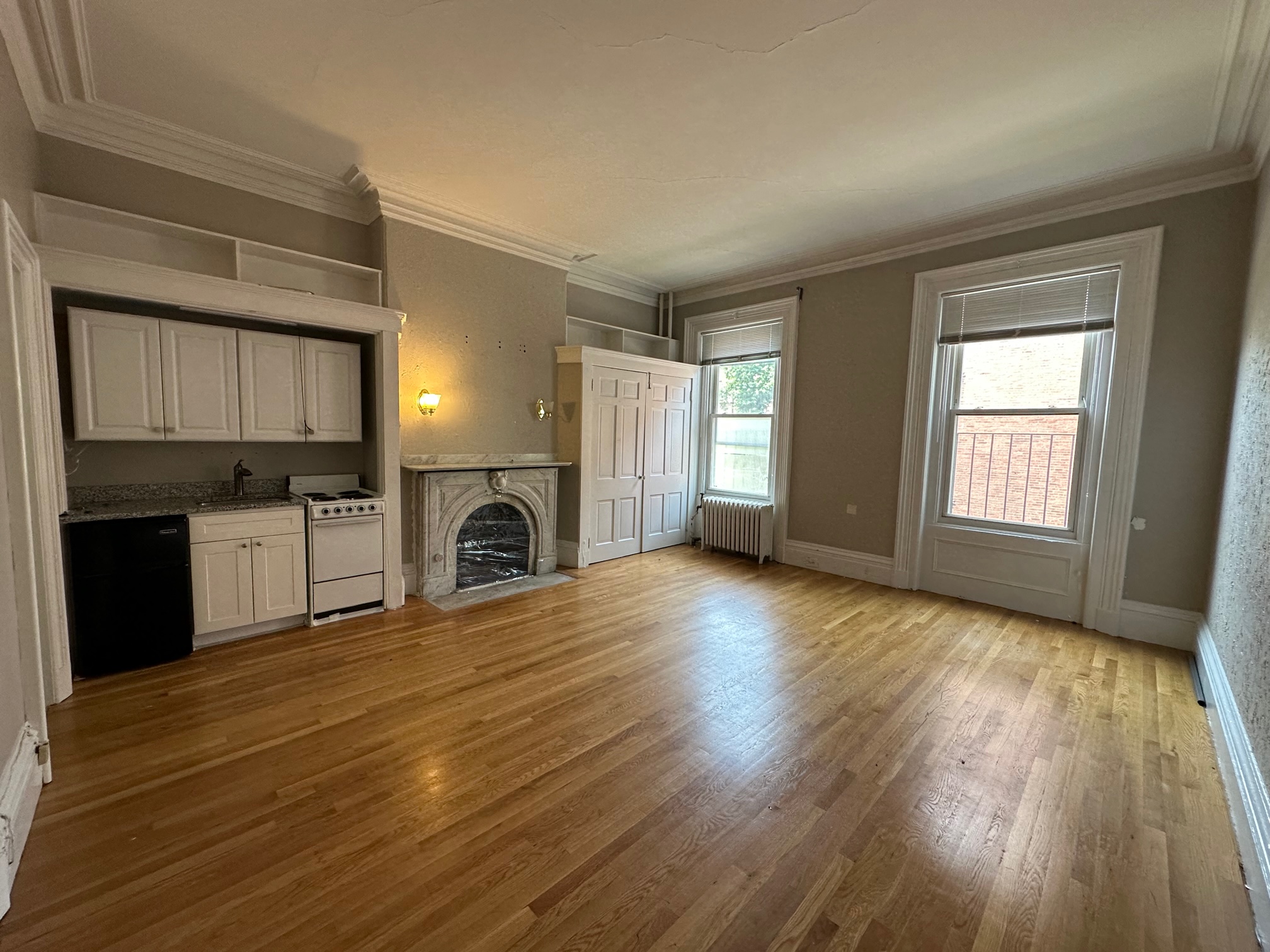 Studio bed, 1 bath apartment for rent at 98 Charles St Unit 5, Beacon Hill — photo 2 of 9