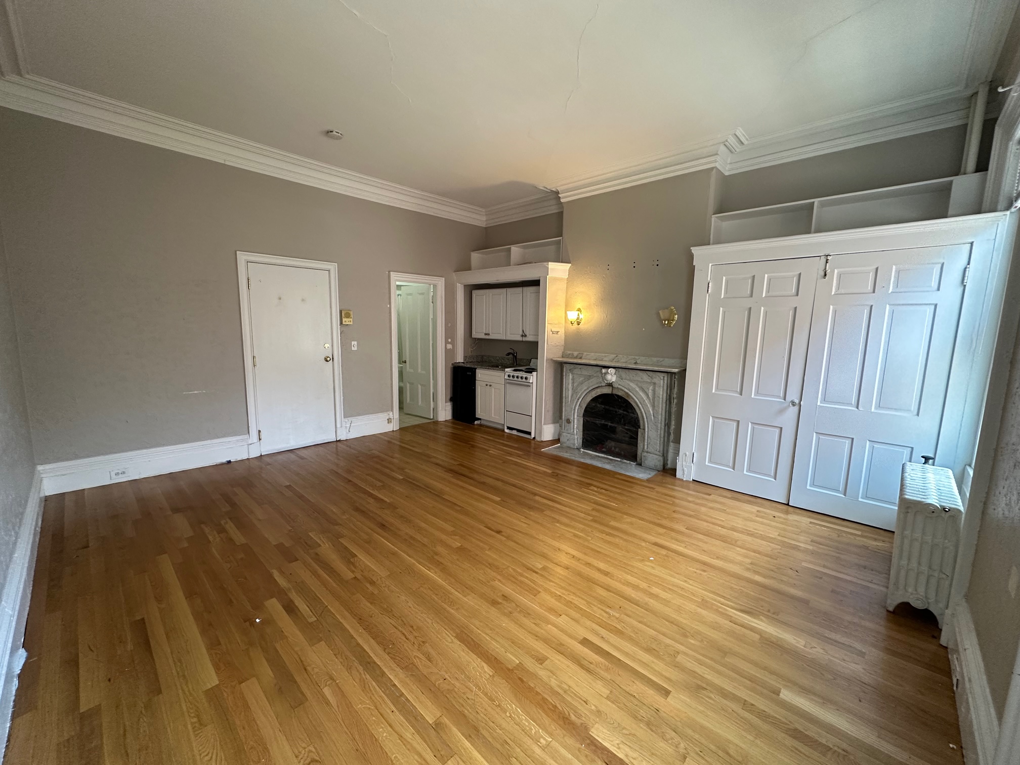 Studio bed, 1 bath apartment for rent at 98 Charles St Unit 5, Beacon Hill — photo 3 of 9