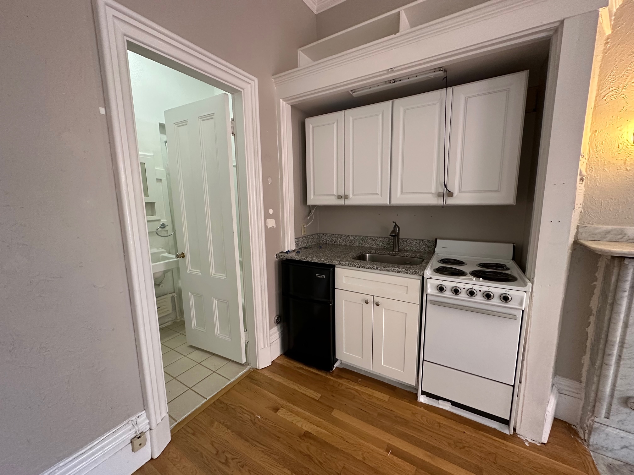 Studio bed, 1 bath apartment for rent at 98 Charles St Unit 5, Beacon Hill — photo 6 of 9