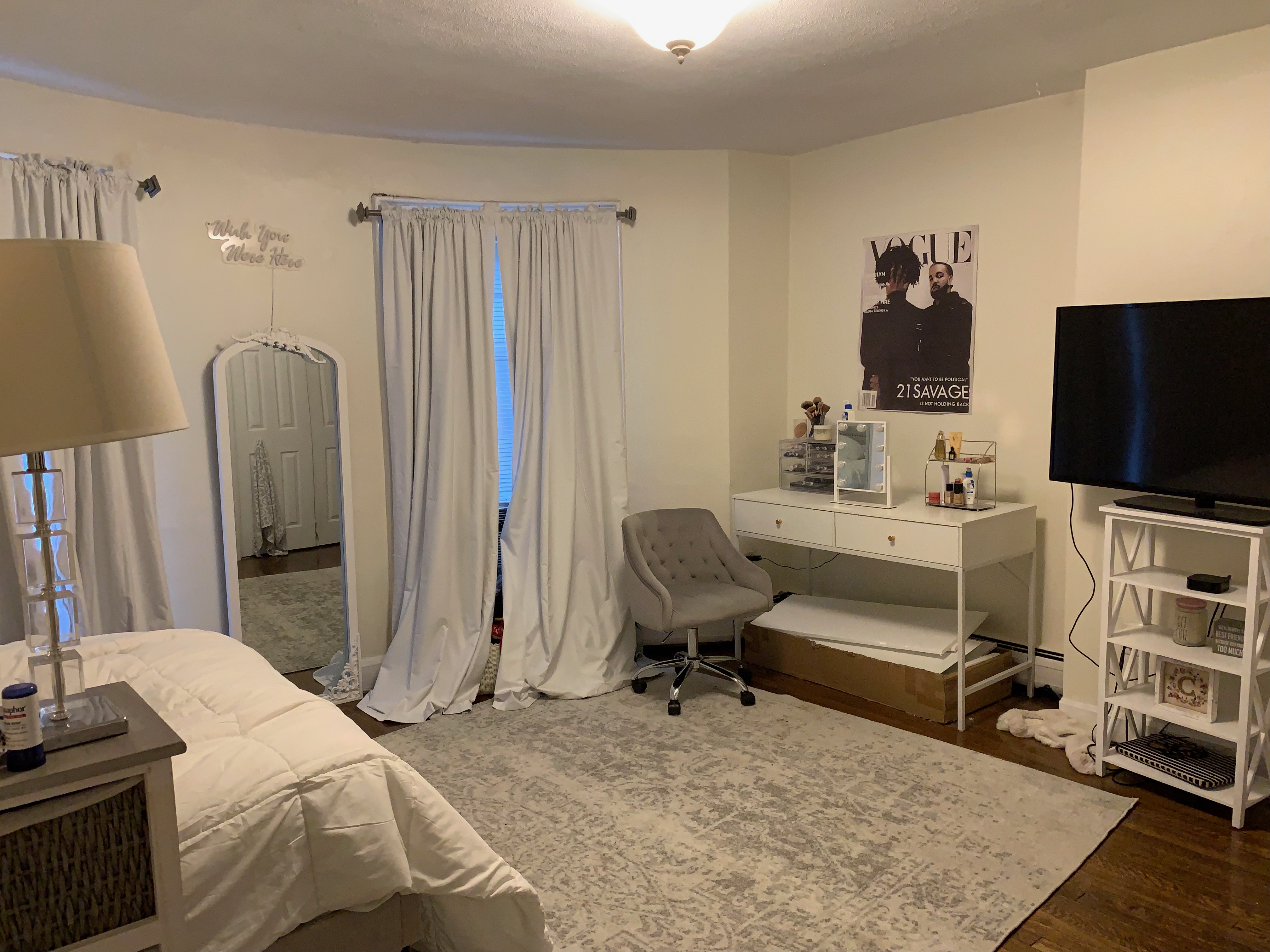 3 bed, 1 bath apartment for rent at 819 East Broadway Unit 1, South Boston — photo 3 of 6
