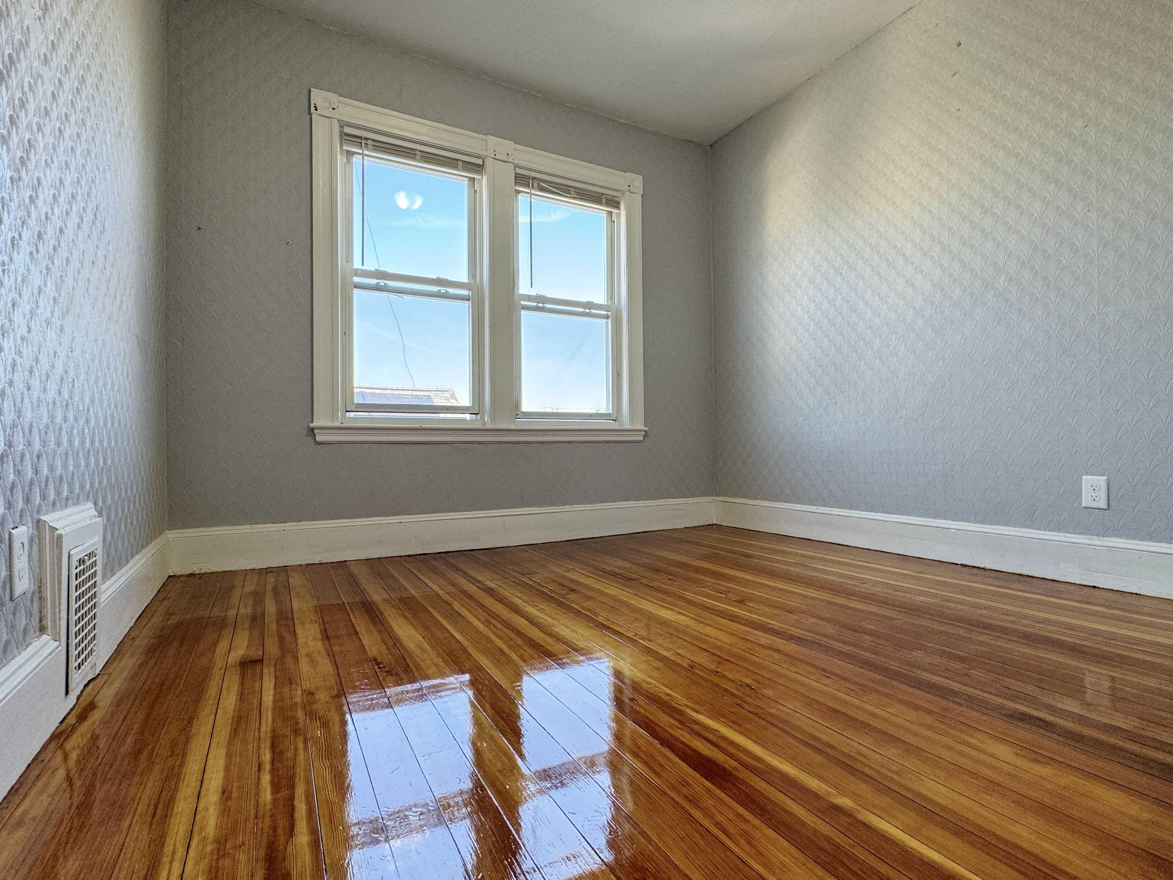 3 bed, 1 bath apartment for rent at 407 Charles St Unit 3, Malden — photo 9 of 12