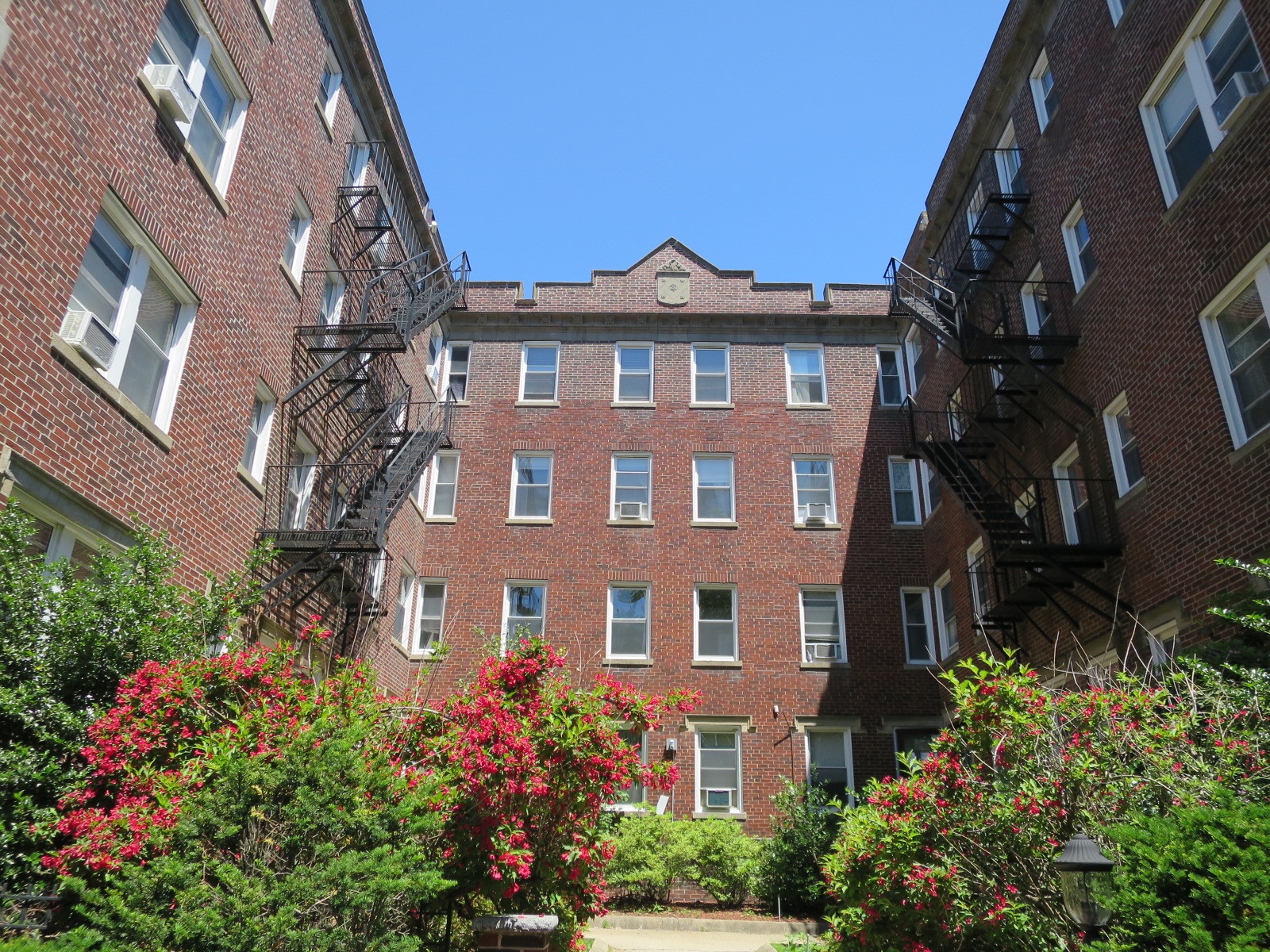 Studio bed, 1 bath apartment for rent at 10 Agassiz St Unit 27, Porter Square