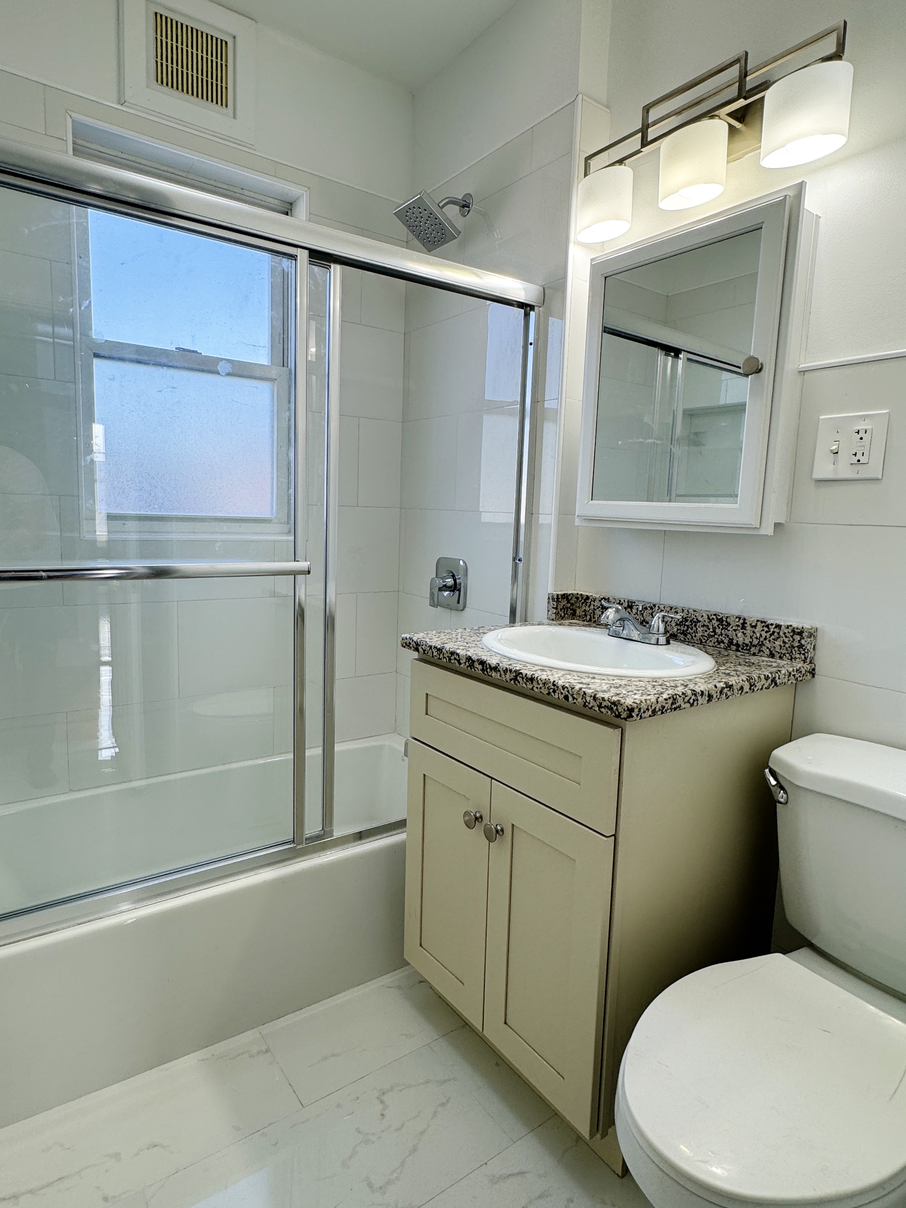 3 bed, 1 bath apartment for rent at 407 Charles St Unit 3, Malden — photo 5 of 12