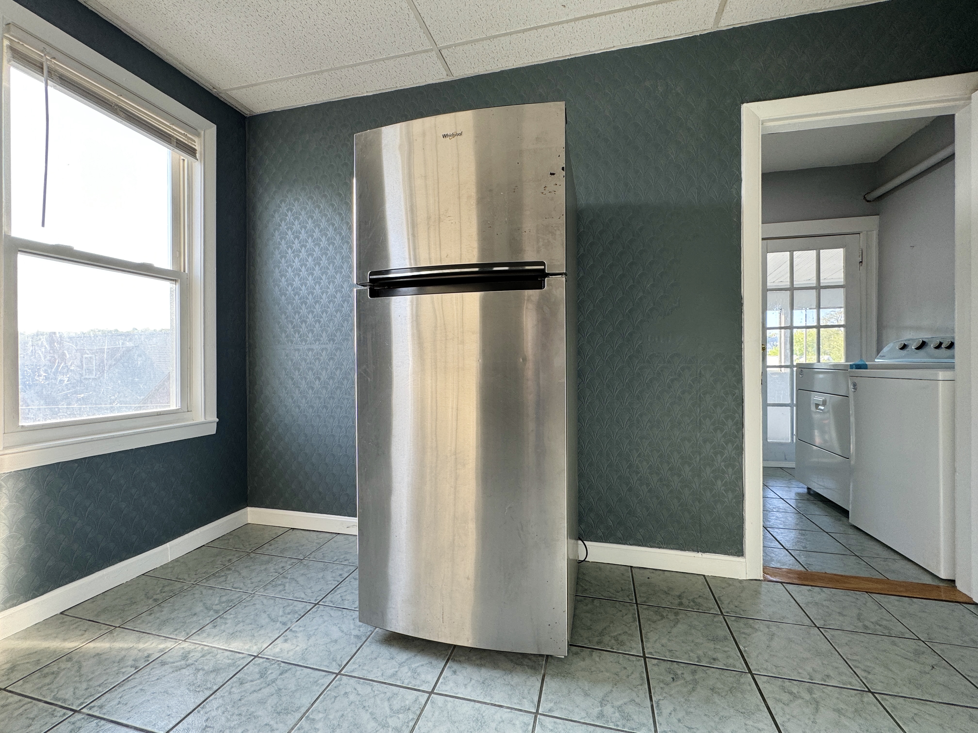 3 bed, 1 bath apartment for rent at 407 Charles St Unit 3, Malden — photo 4 of 12