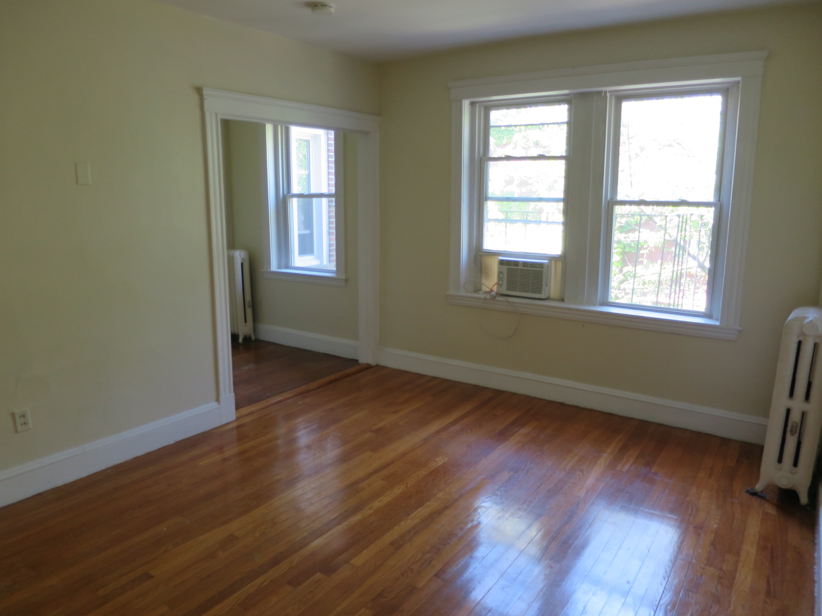 Studio bed, 1 bath apartment for rent at 10 Agassiz St Unit 27, Porter Square — photo 2 of 6