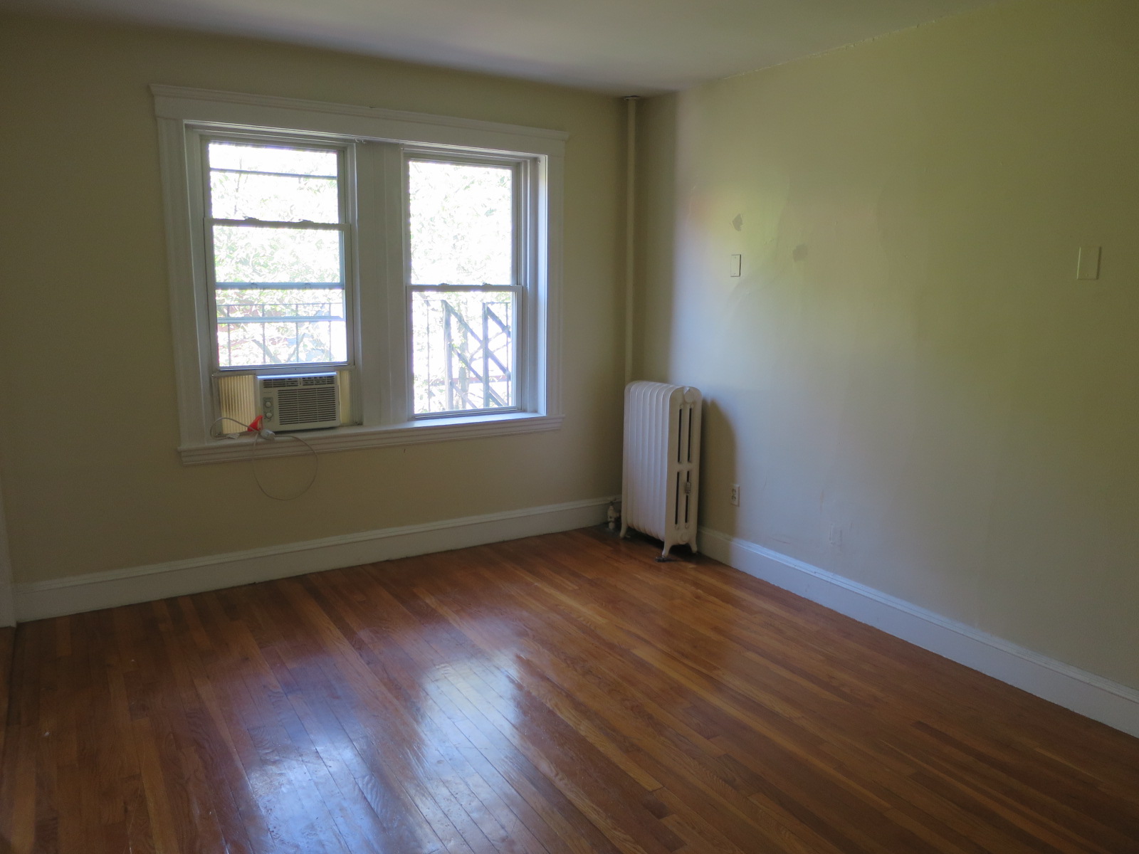 Studio bed, 1 bath apartment for rent at 10 Agassiz St Unit 27, Porter Square — photo 3 of 6