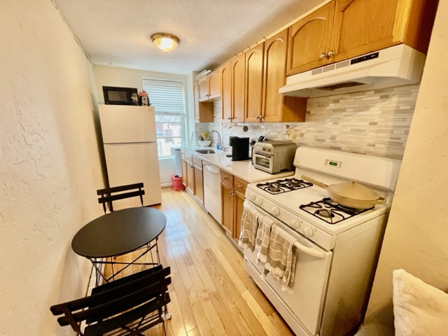 2 bed, 1 bath apartment for rent at 34 Sheafe St Unit 3, North End — photo 5 of 13
