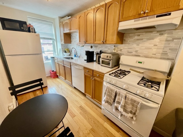 2 bed, 1 bath apartment for rent at 34 Sheafe St Unit 3, North End — photo 3 of 13