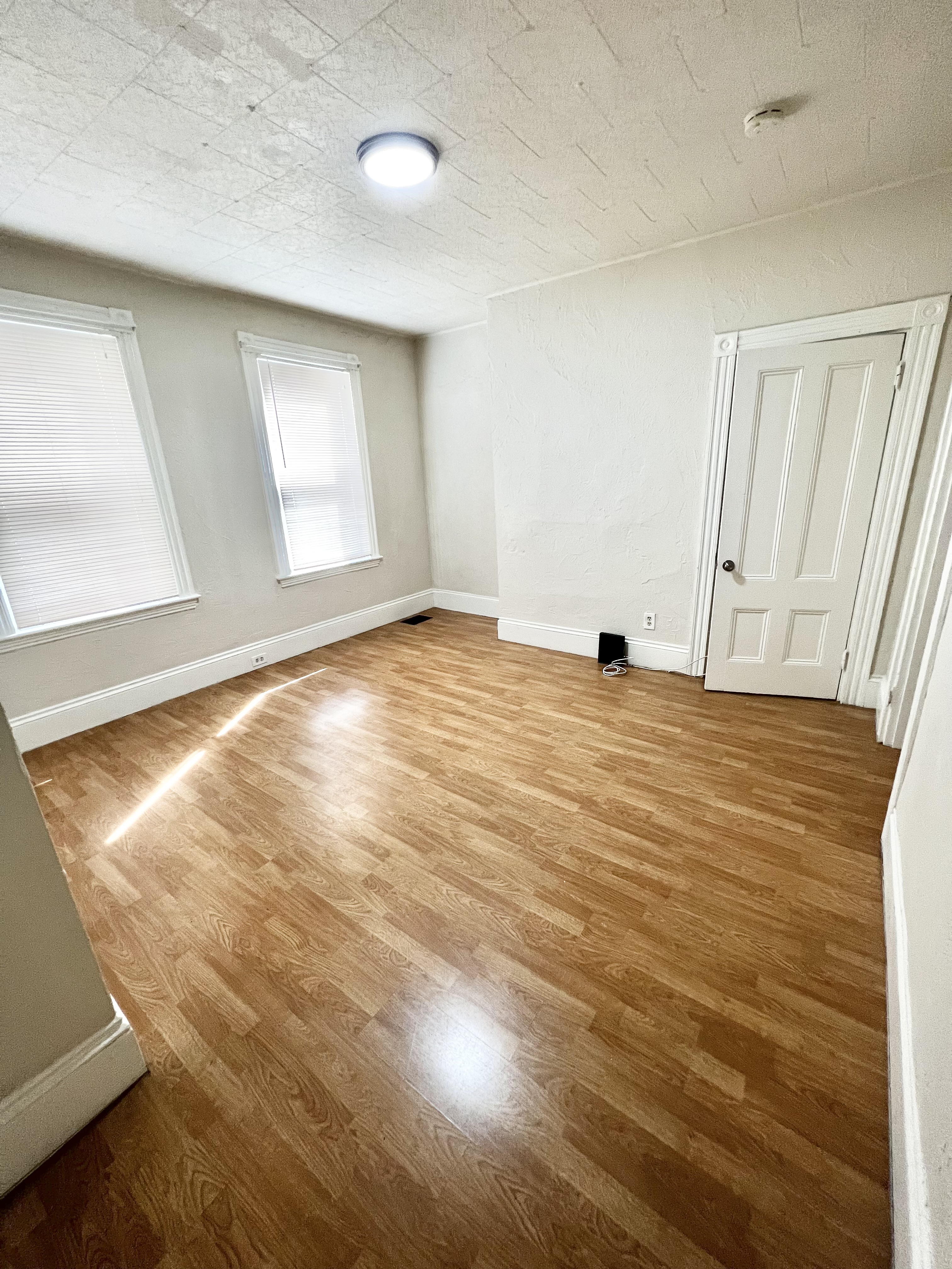 2 bed, 1 bath apartment for rent at 16 Webster Ave Unit 1, Union Square — photo 5 of 10