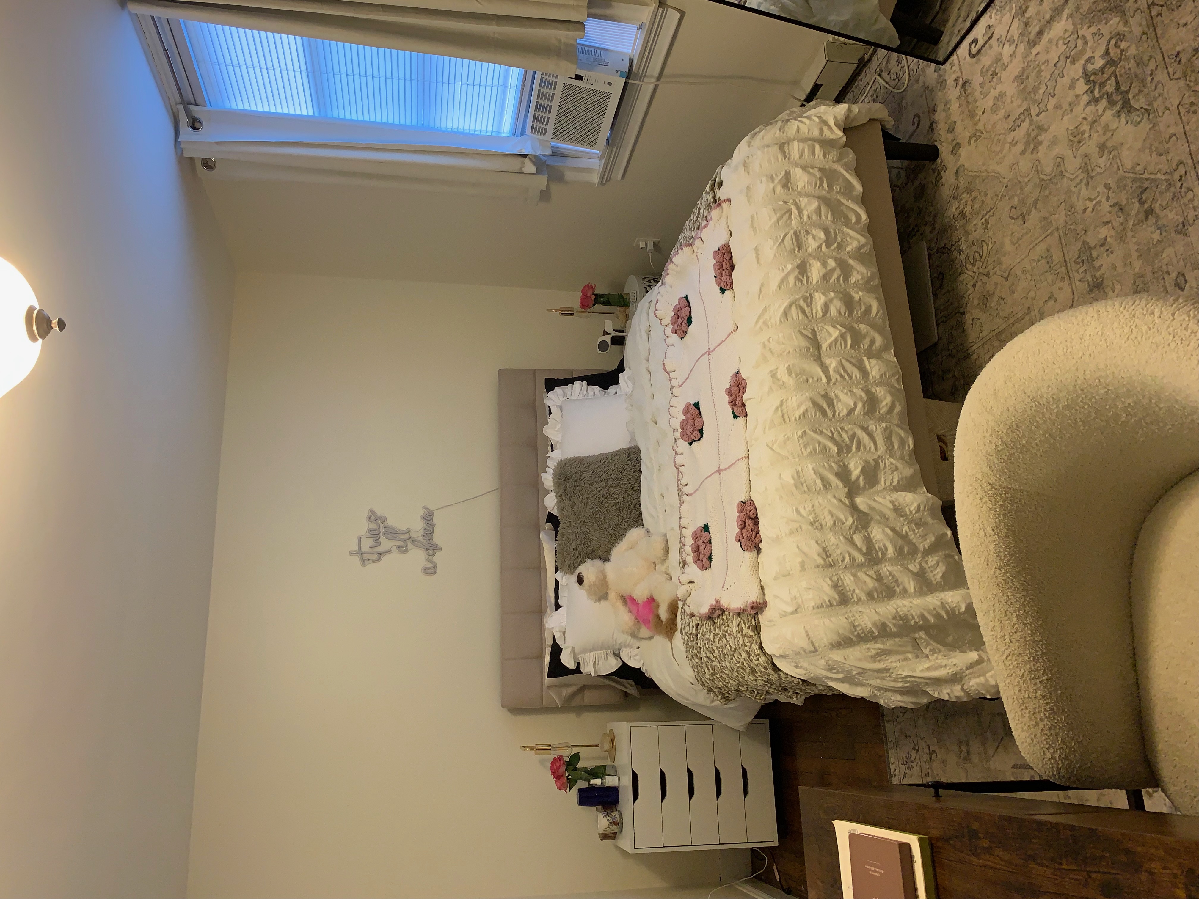 3 bed, 1 bath apartment for rent at 819 East Broadway Unit 1, South Boston — photo 5 of 6