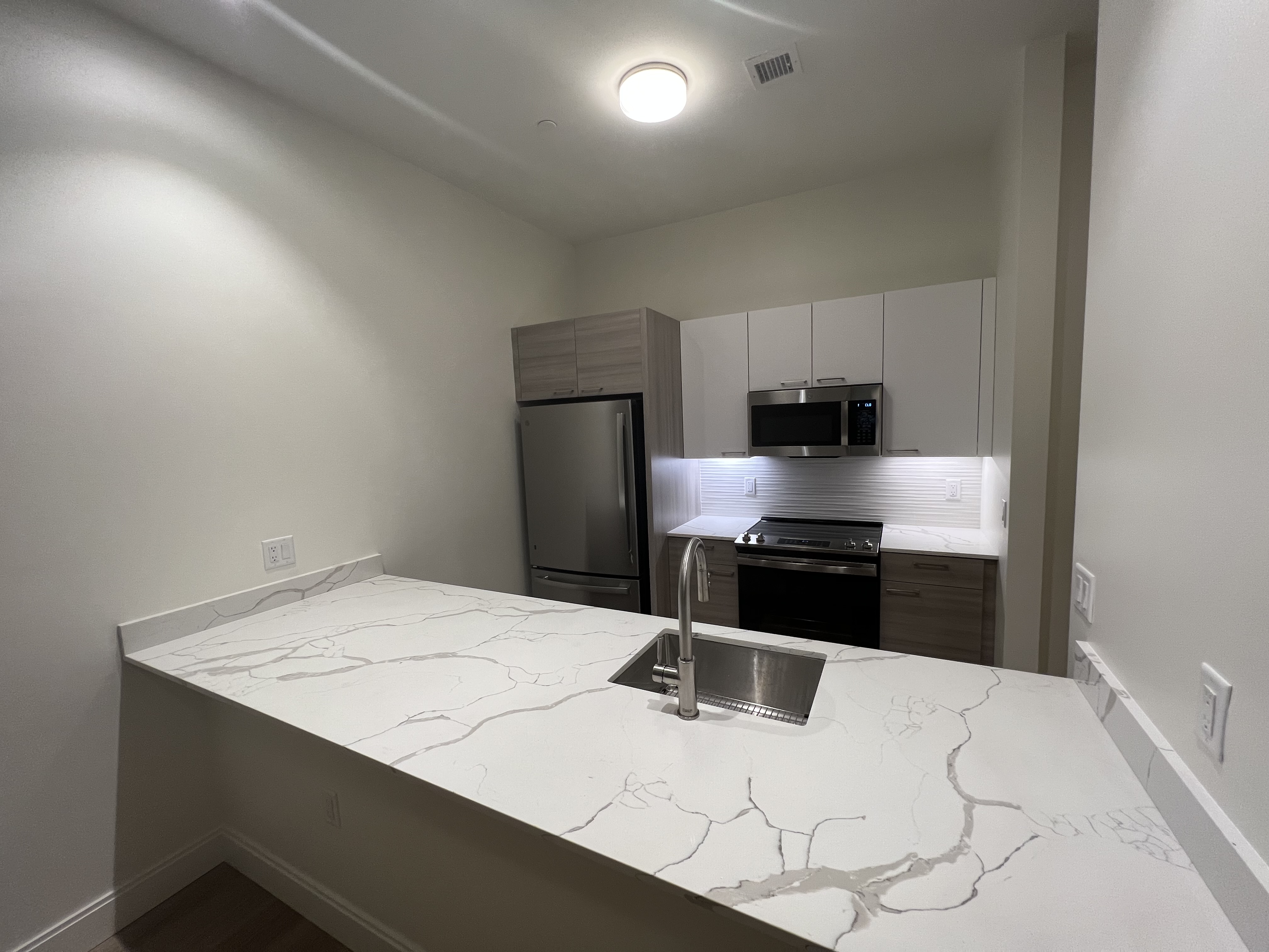 2 bed, 2 bath apartment for rent at 1079 Commonwealth Ave Unit 215, Allston — photo 2 of 15