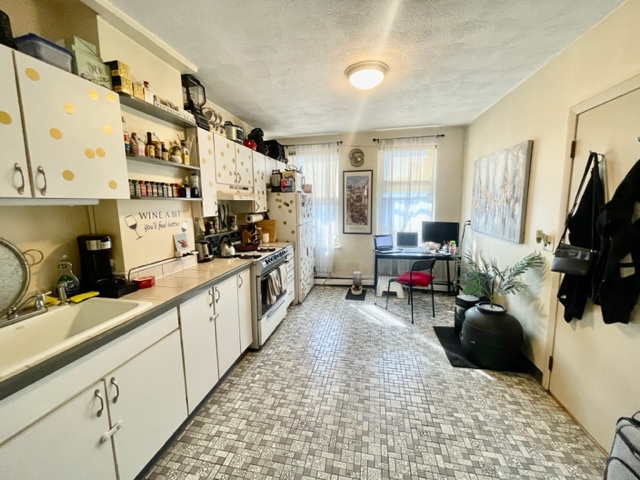 1 bed, 1 bath apartment for rent at 2 Michelangelo St Unit 4, North End — photo 3 of 12