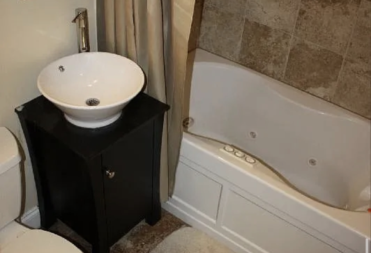 9 Warwick St, Roxbury