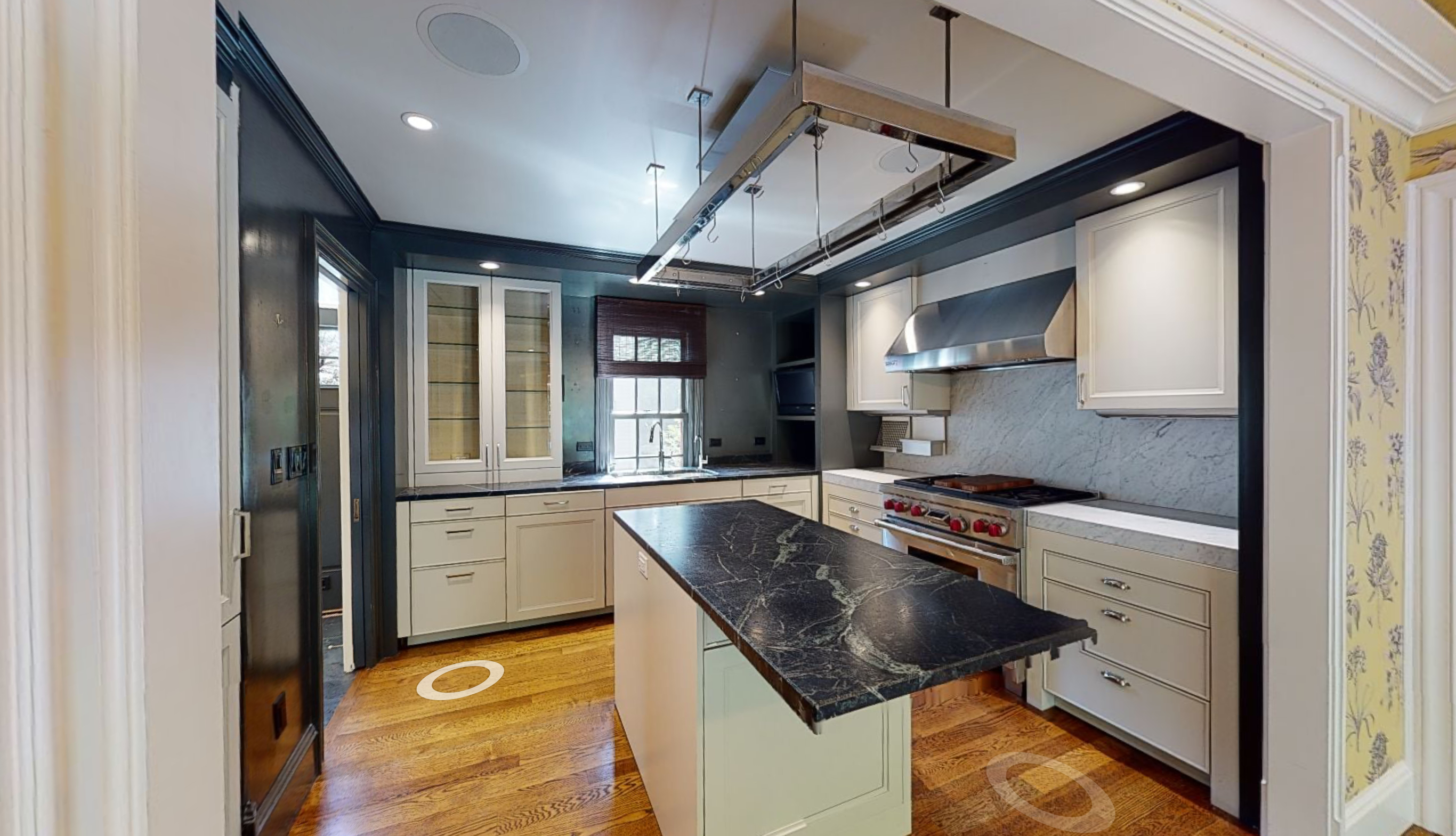 3 bed, 3 bath apartment for rent at 9 Foster Pl Unit 9, Harvard Square — photo 1 of 3
