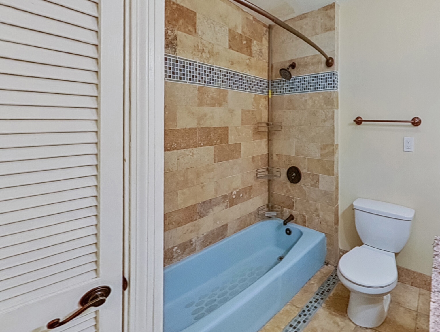 2 bed, 1 bath apartment for rent at 1526 Tremont St Unit 1, Mission Hill — photo 5 of 5