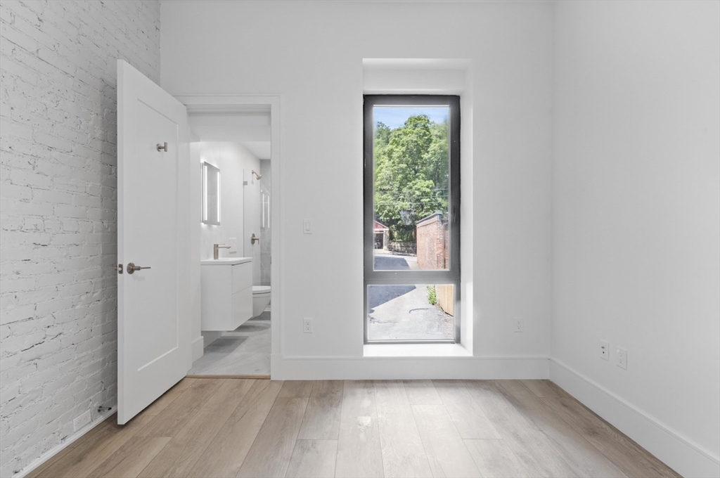 1578 Beacon St, Corey Hill