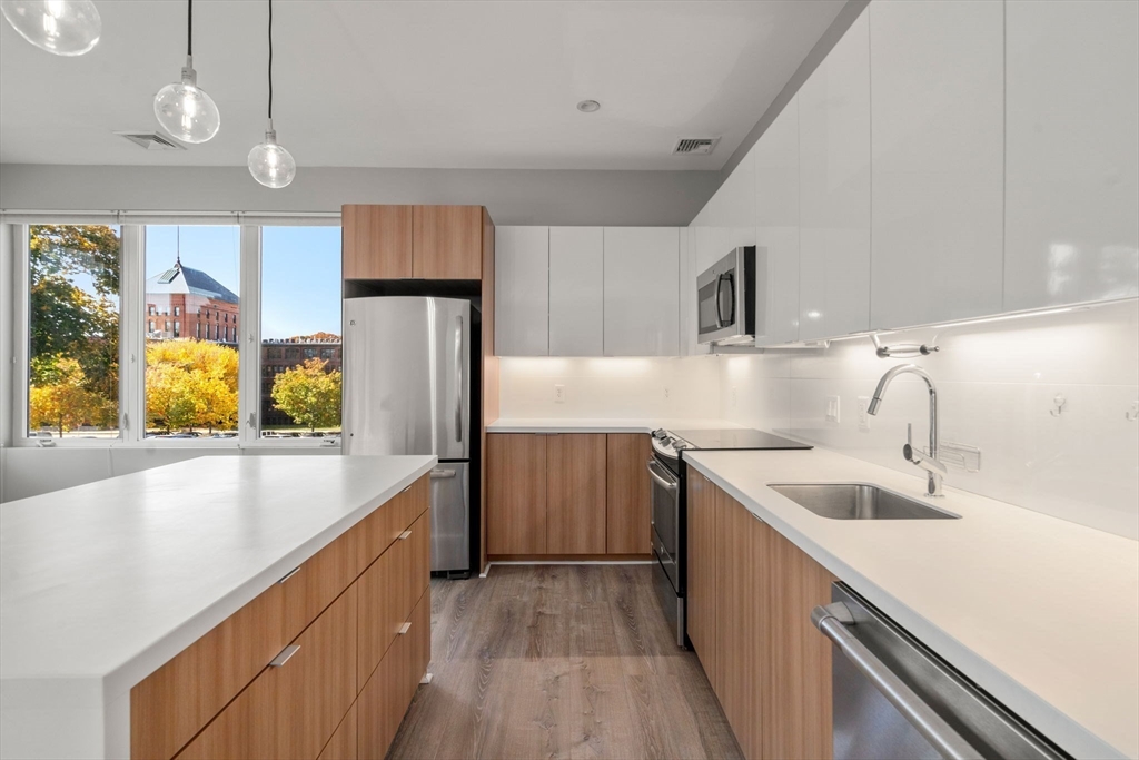 17 Ash St, South Side