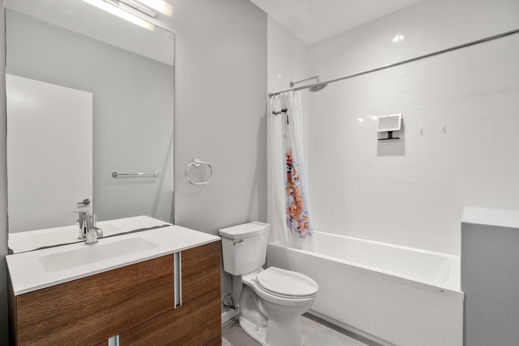 17 Ash St, South Side