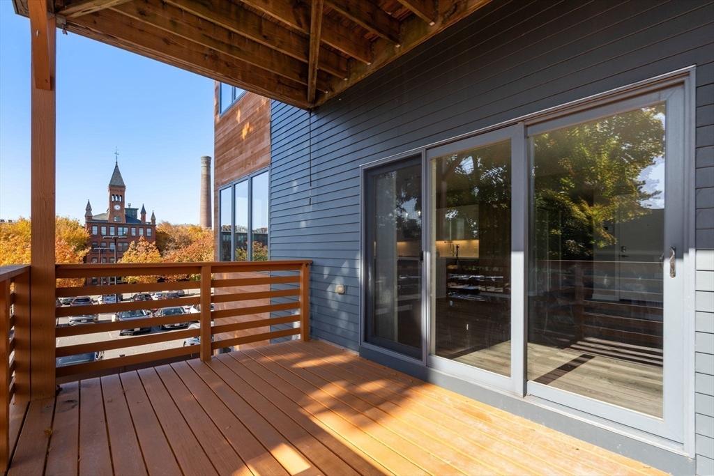 17 Ash St, South Side