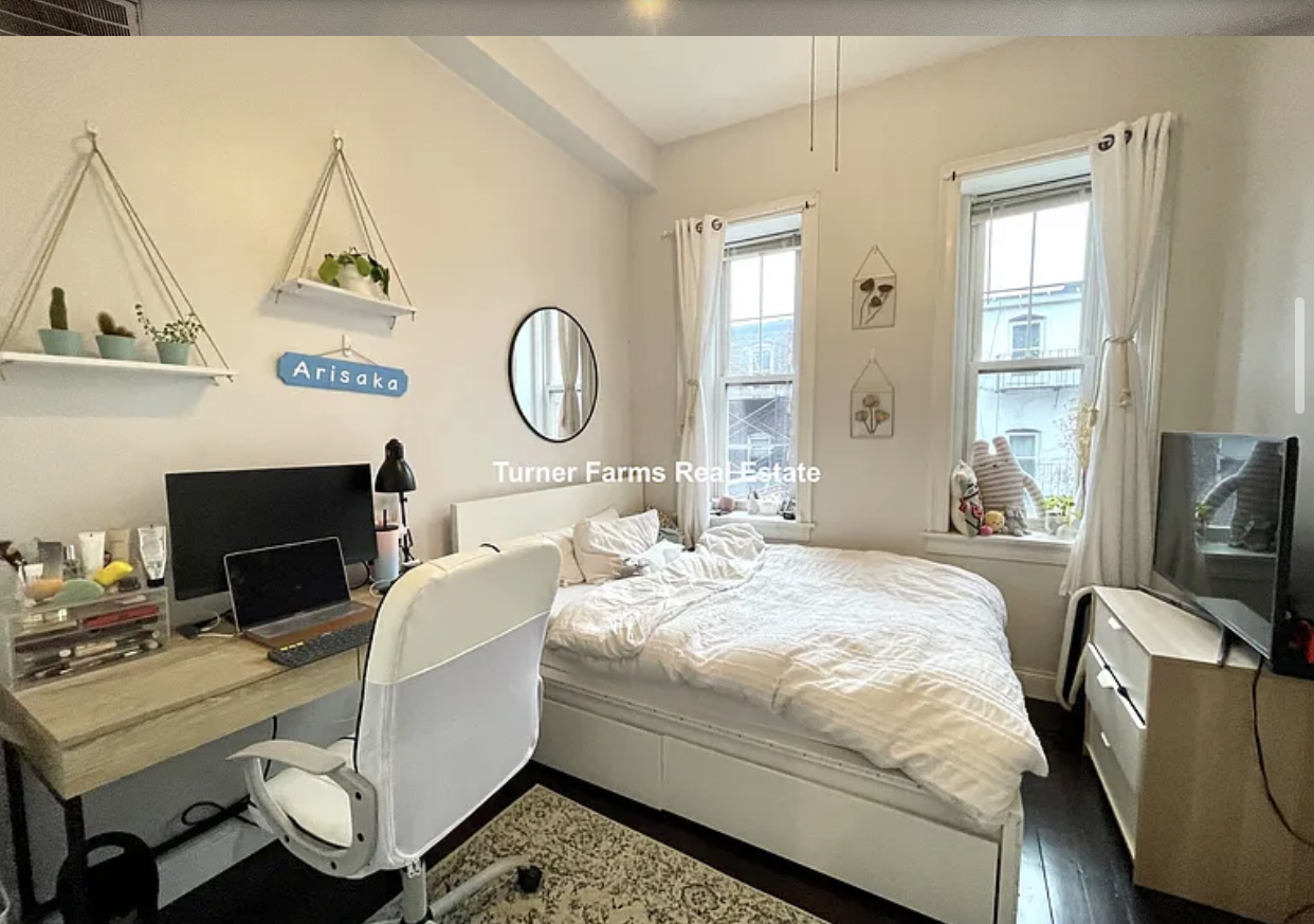 998 Tremont St, Roxbury