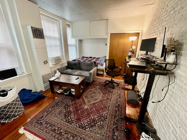 Studio bed, 1 bath apartment for rent at 23 Sheafe St Unit 2R, North End — photo 1 of 6
