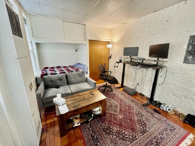 Studio bed, 1 bath apartment for rent at 23 Sheafe St Unit 2R, North End — photo 2 of 6